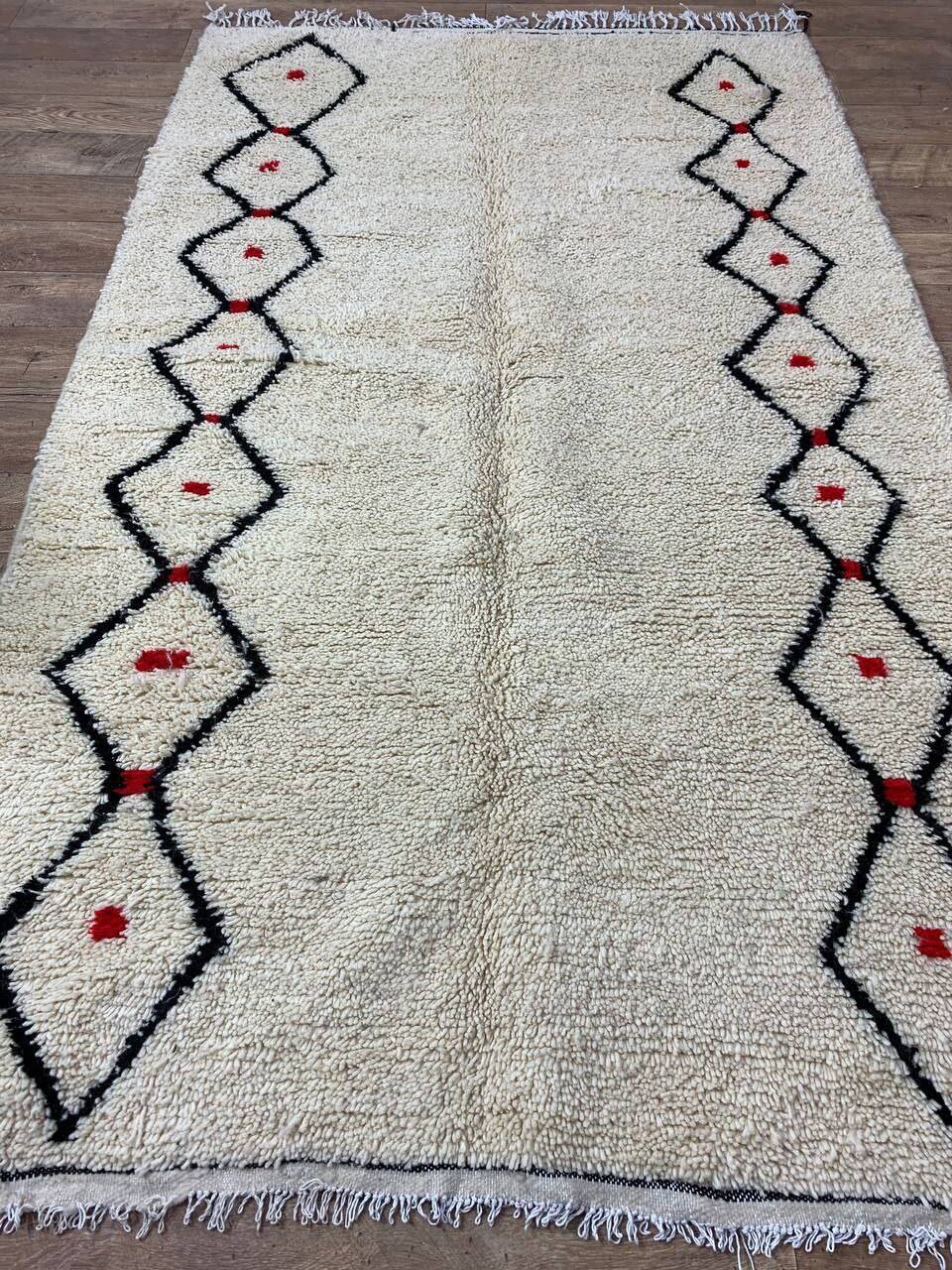 Handmade Moroccan Berber rug 253 X 153 CM