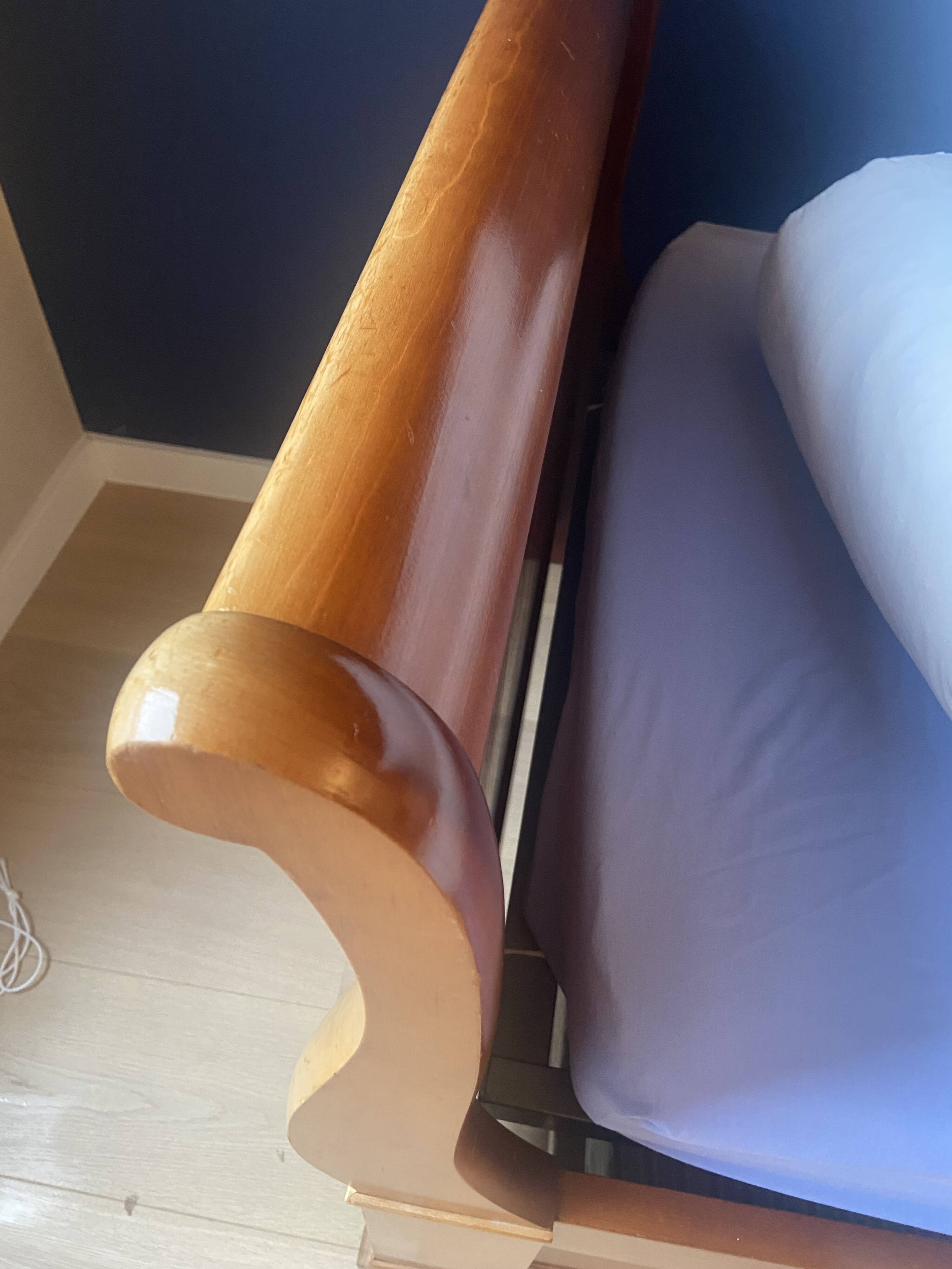 CONVERTIBLE BOAT BED IN PAINTED CHERRY WOOD