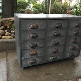 Furniture business with drawers