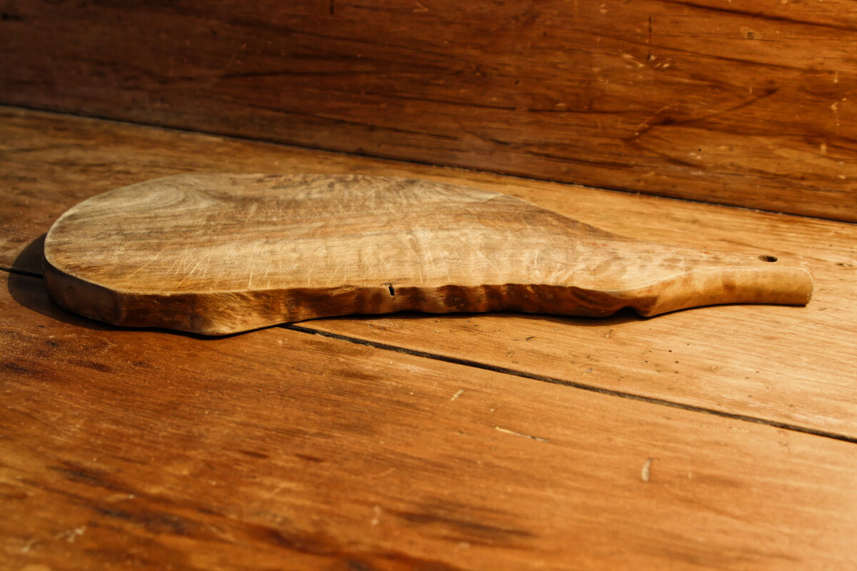 Rough wood cutting board