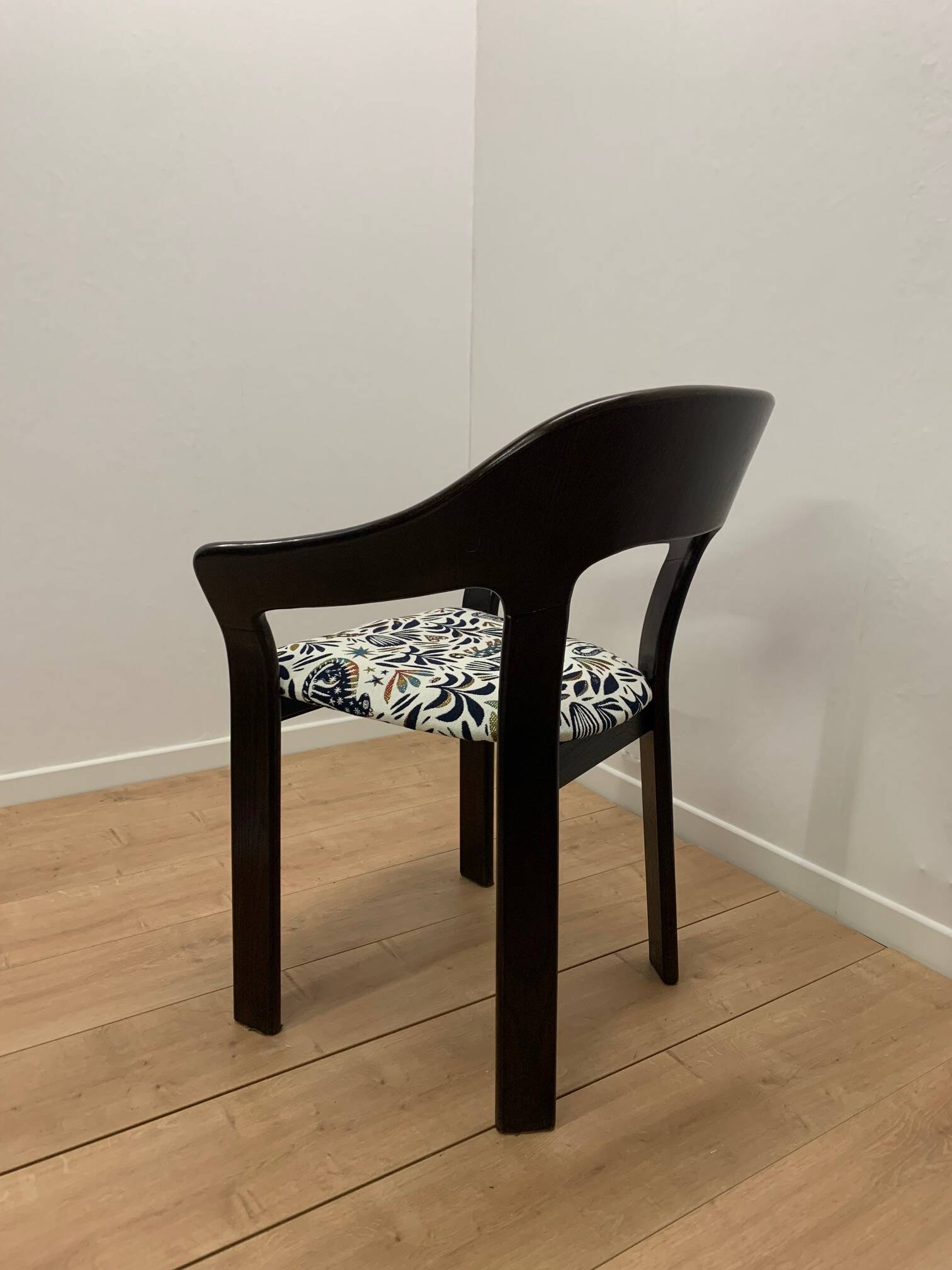 Set of 4 vintage wooden and fabric chairs, 1970