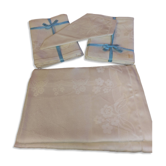 Set of 12 napkins and a linen tablecloth