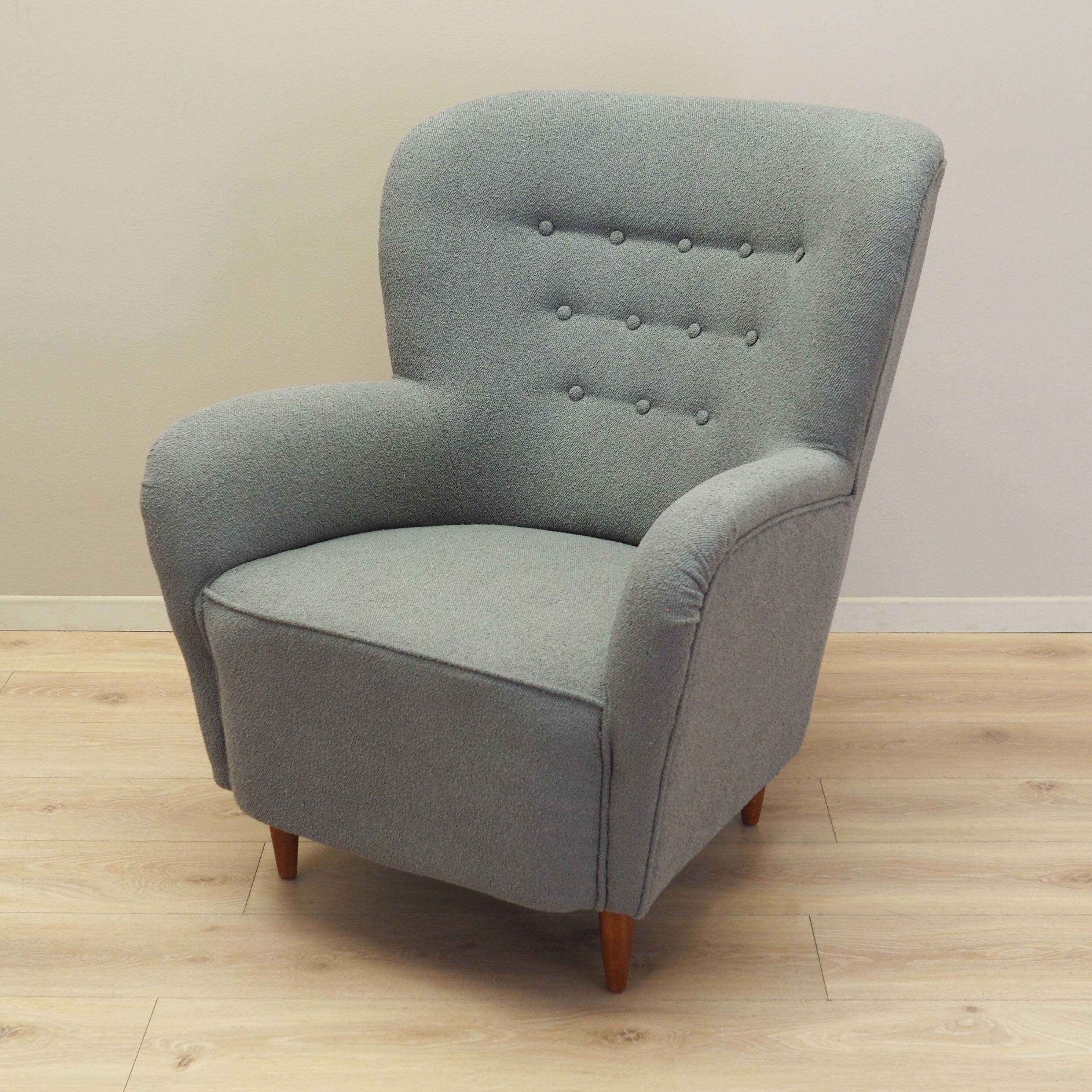 Fauteuil gris, design scandinave, production : Danemark
