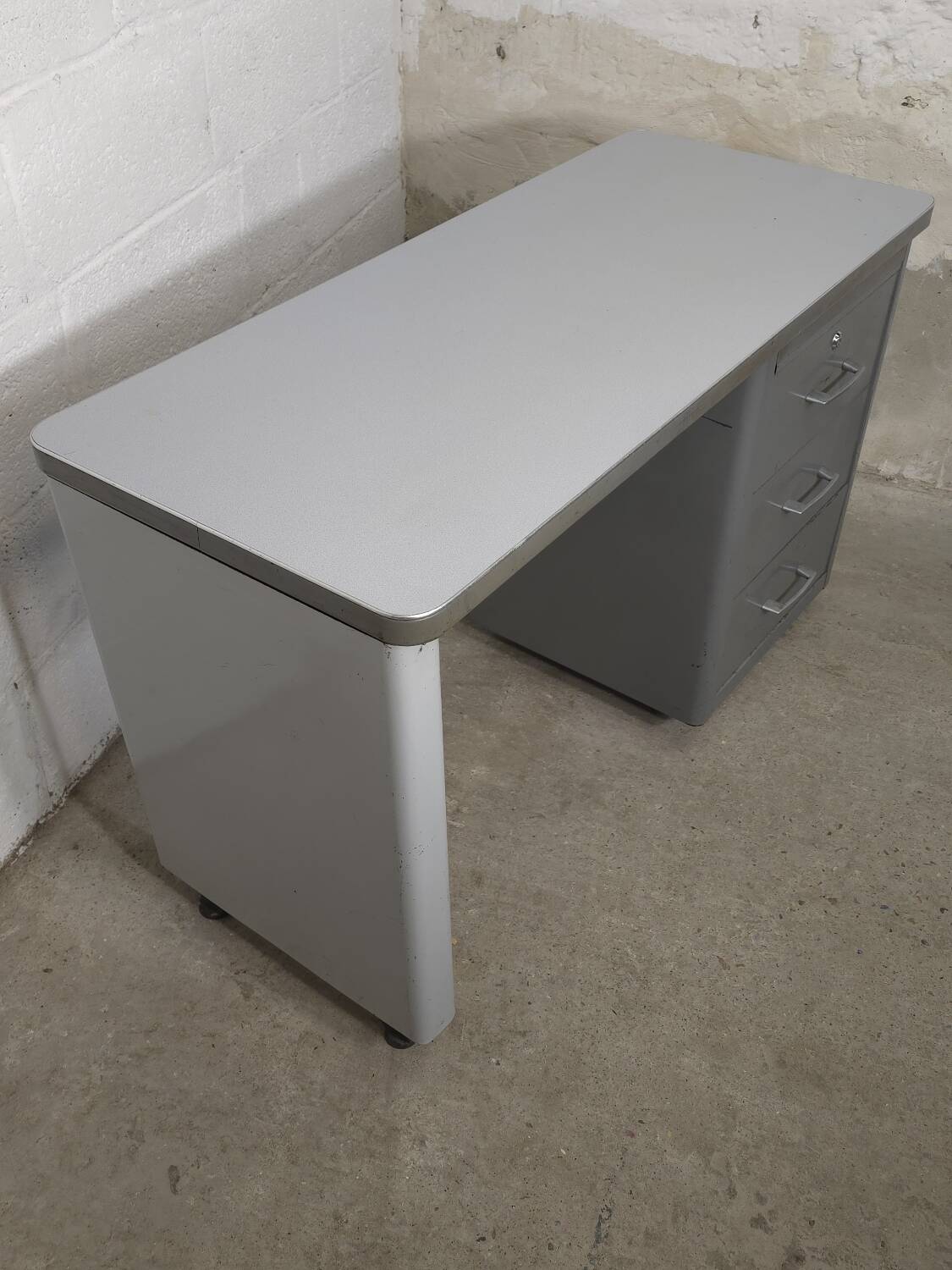 Small Ronéo desk 1970