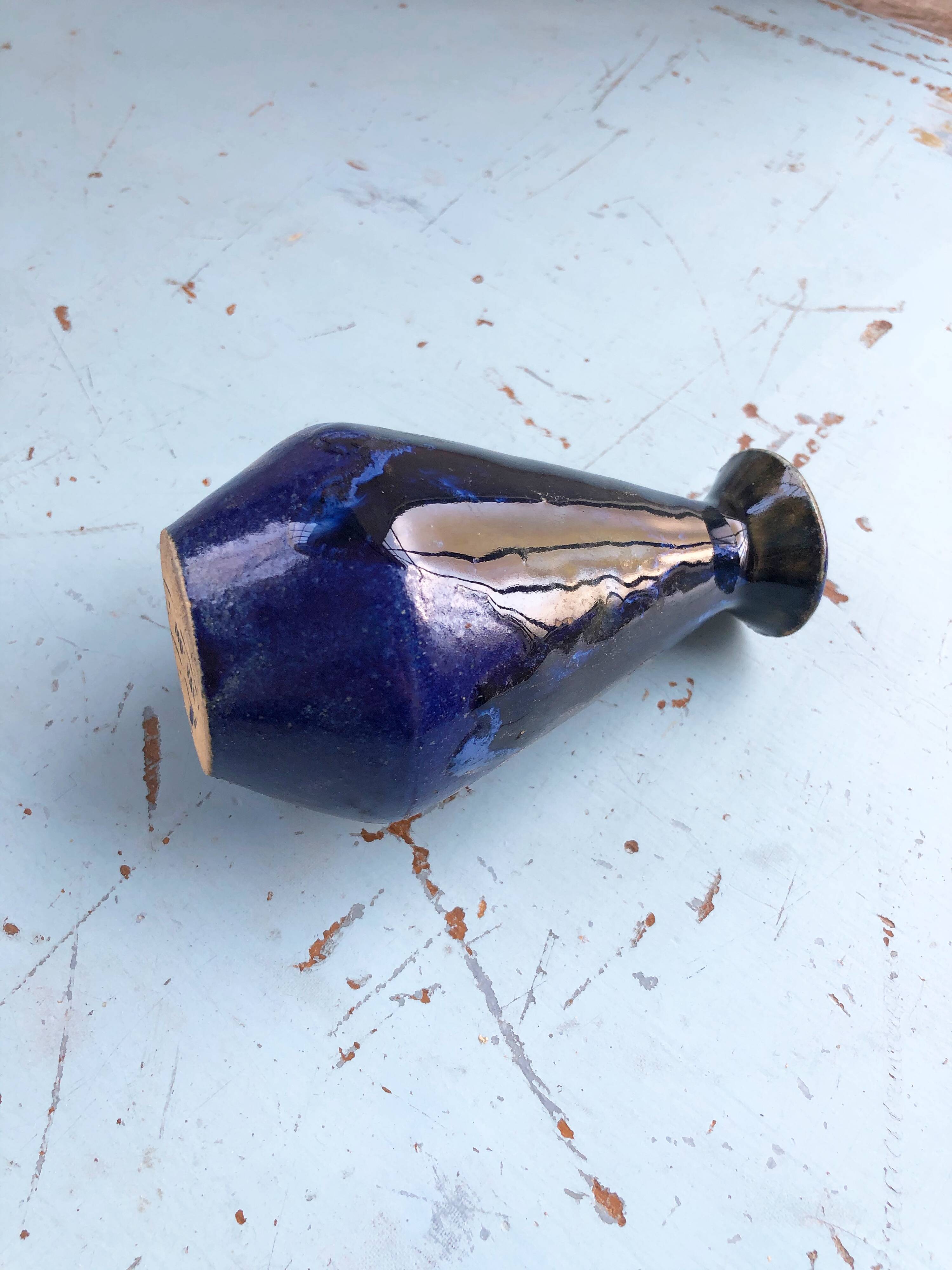 Blue vase XS signed jeb