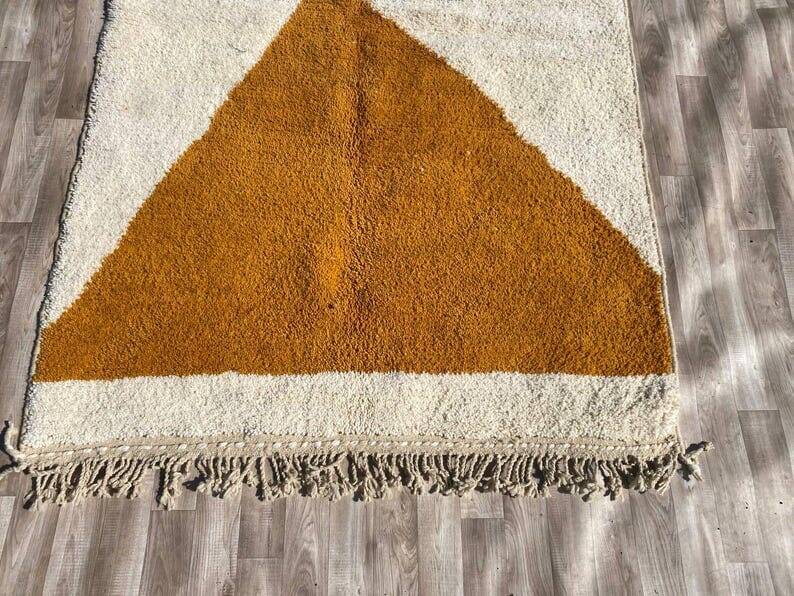 Handmade pure wool rug, size 2/3 m.