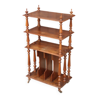 Etagère sur pieds début XXème siècle