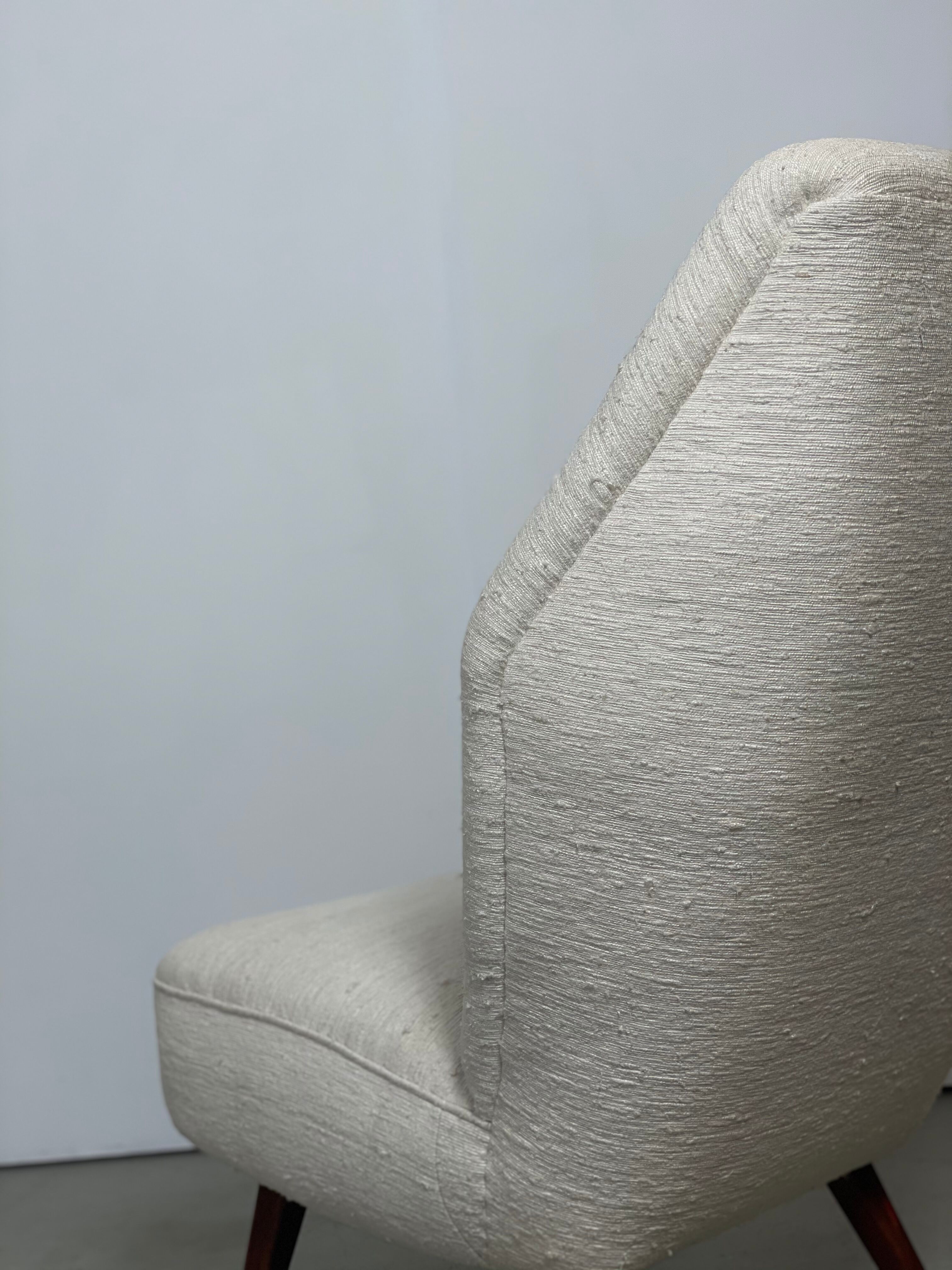 Danish Lounge Chair in silk upholstery 1940s
