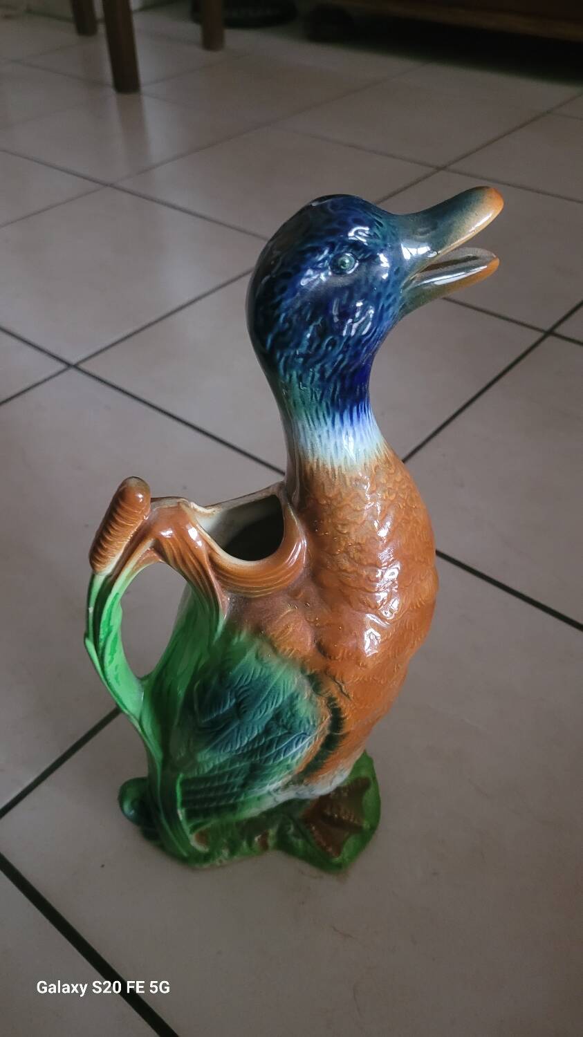 Duck pitcher