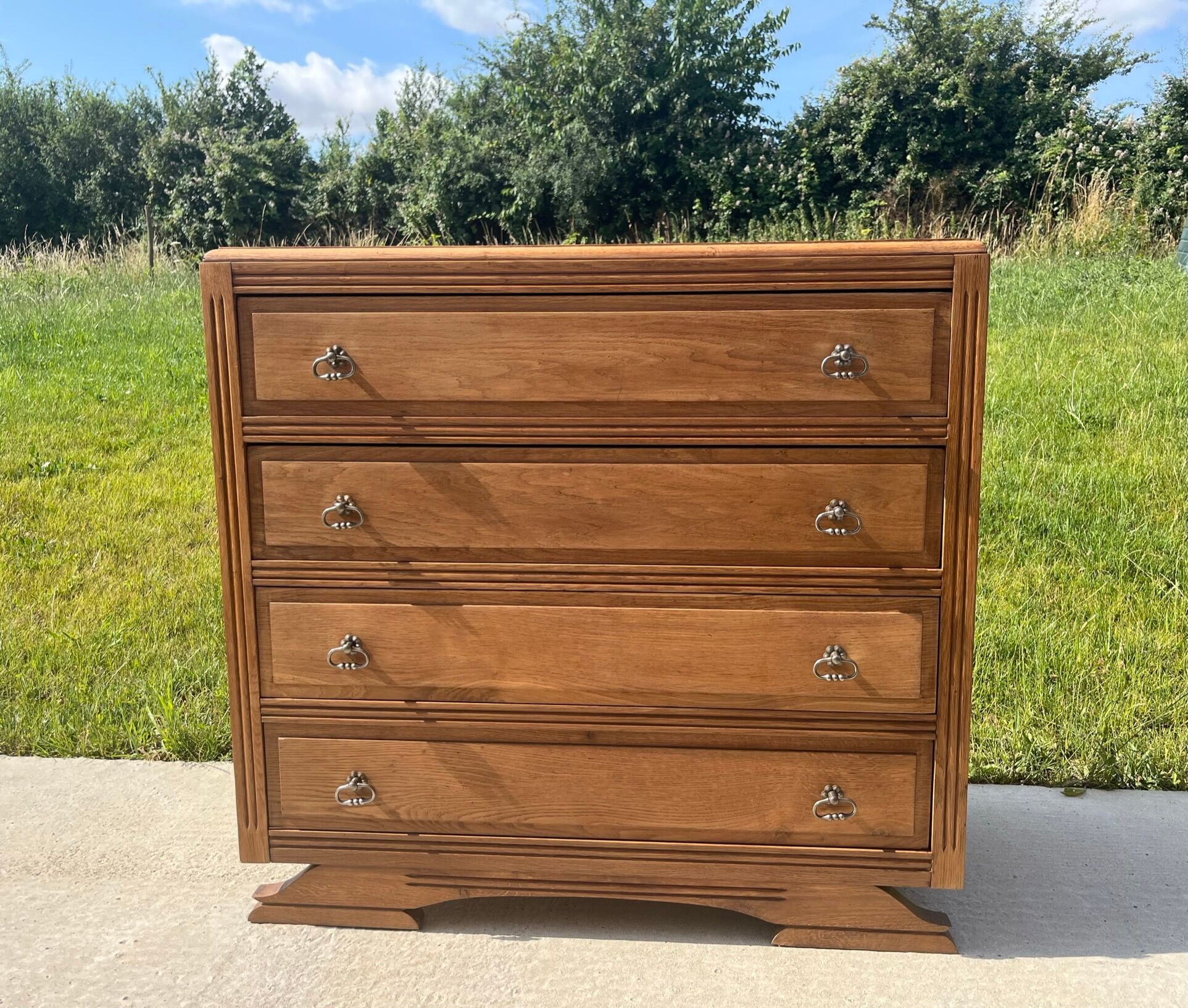 Art Deco chest of drawers, mustache feet