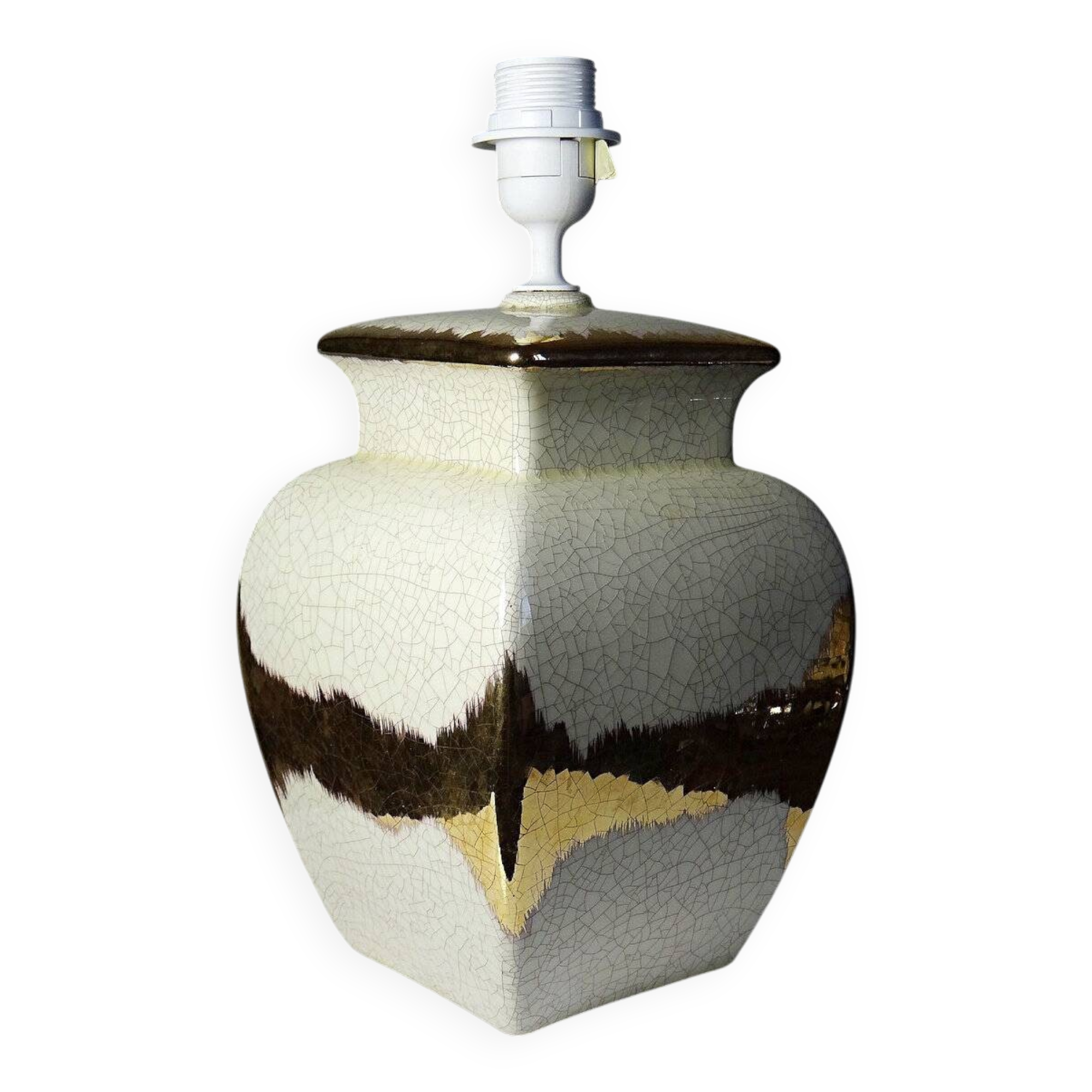 Large vintage Italian lamp in cracked ivory ceramic with gilding.