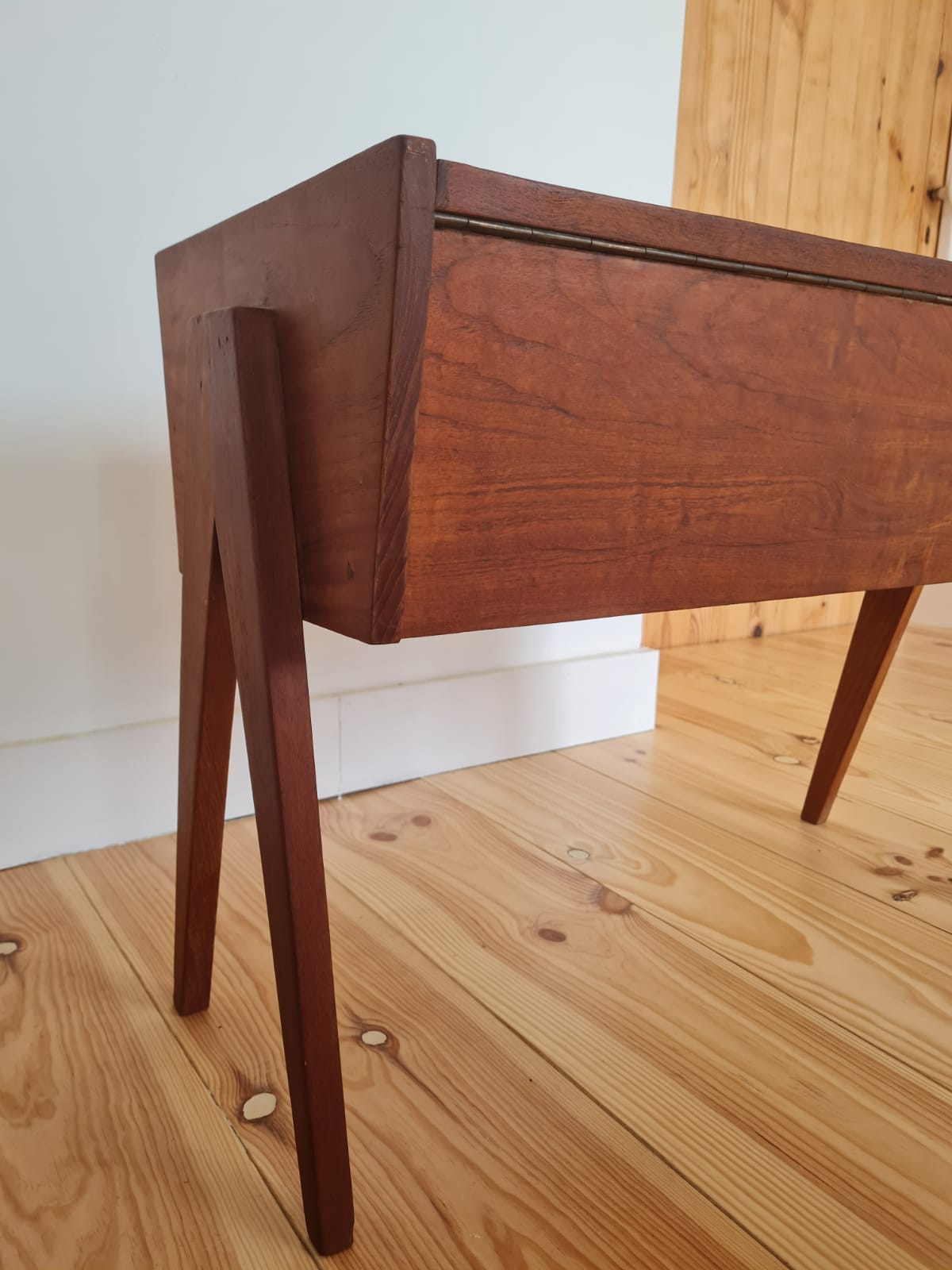 Bedside foot compass 1960
