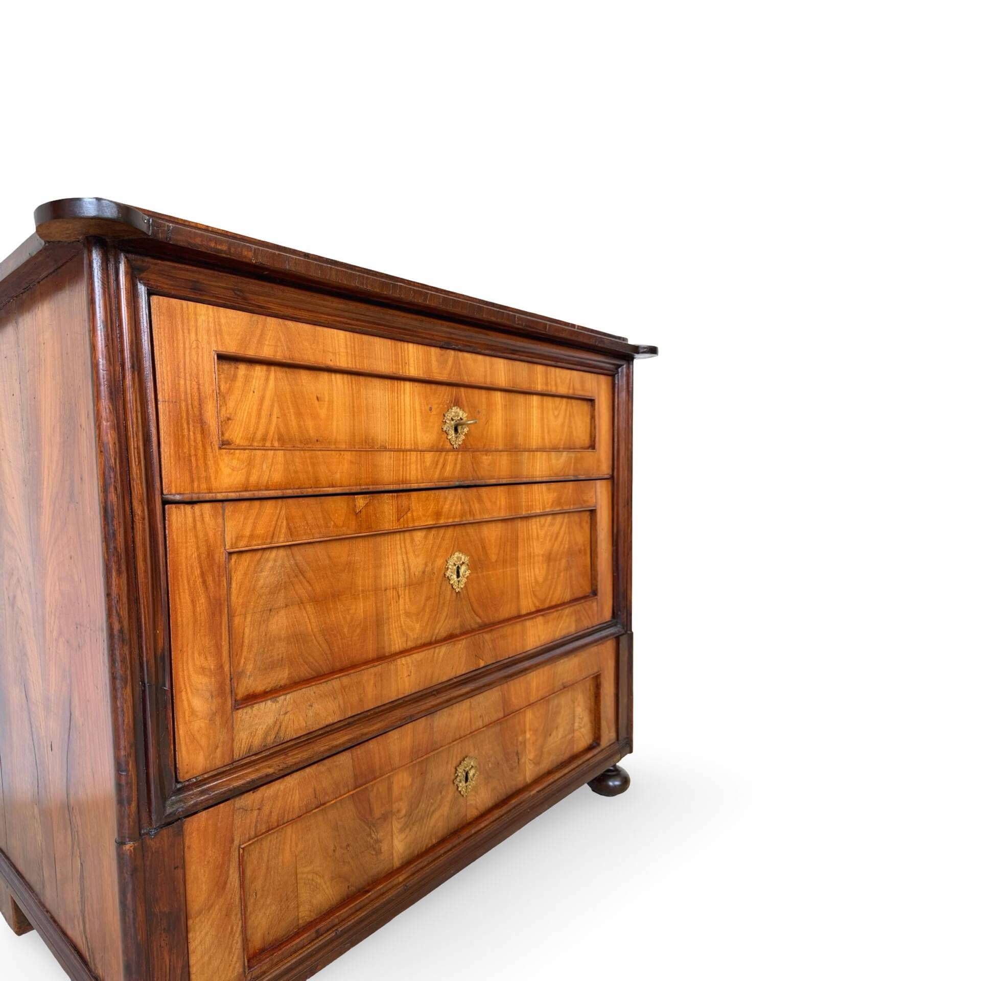 Small Antique walnut and walnut veneered Chest of Drawers – Neoclassic