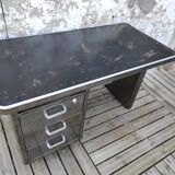 Strafor desk in brushed metal