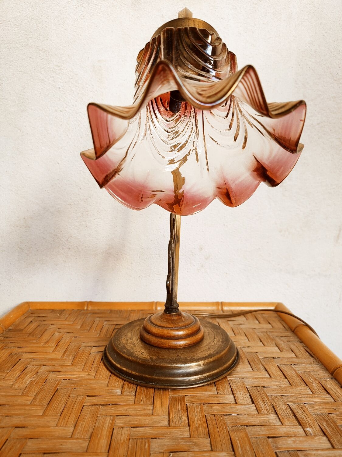 Art Nouveau style table lamp
