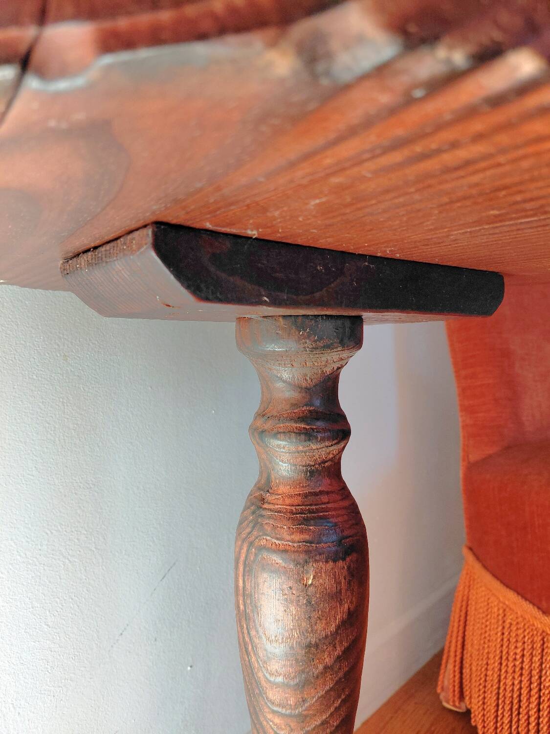 Table d'appoint brutaliste