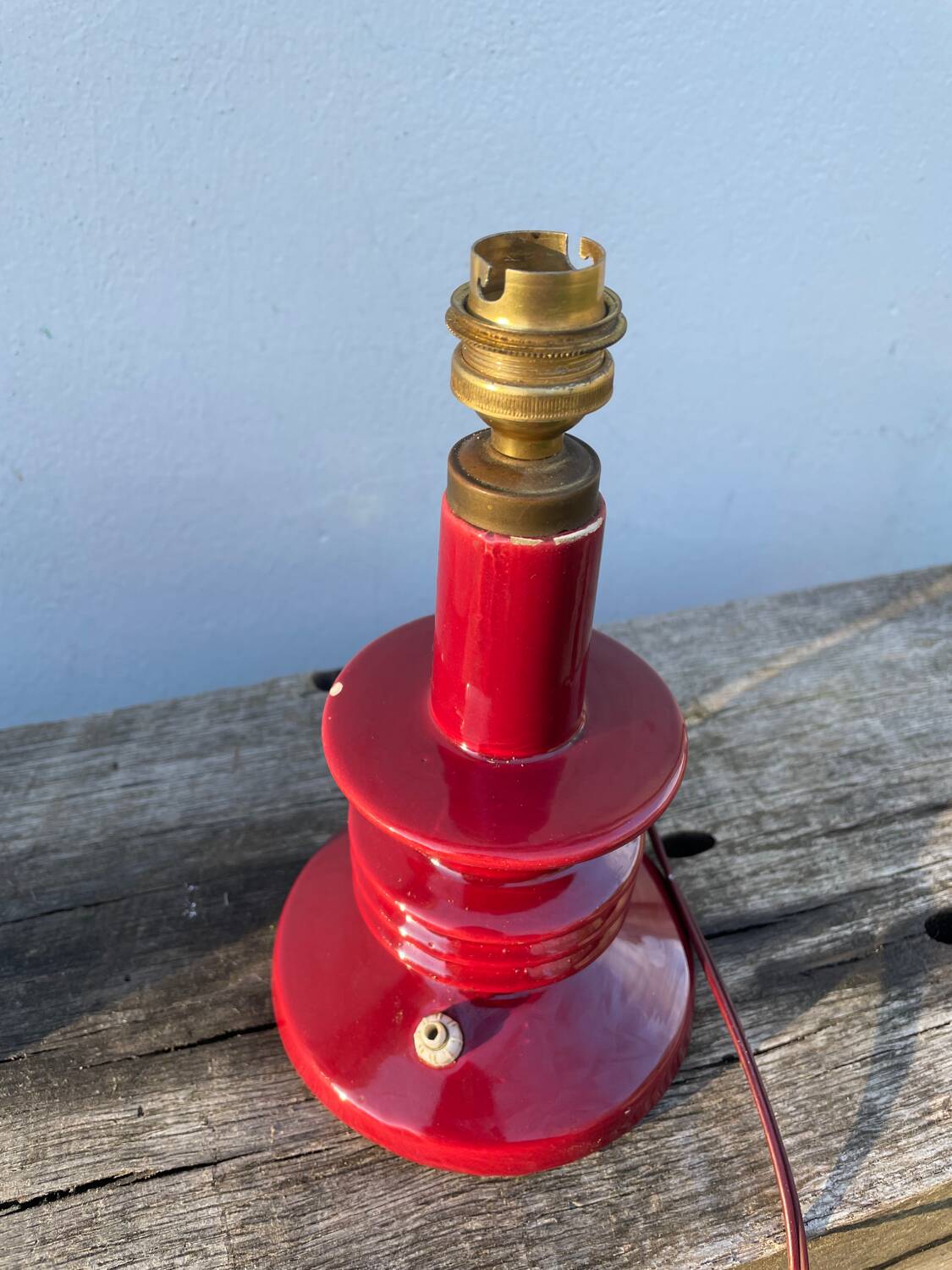 Burgundy ceramic lamp