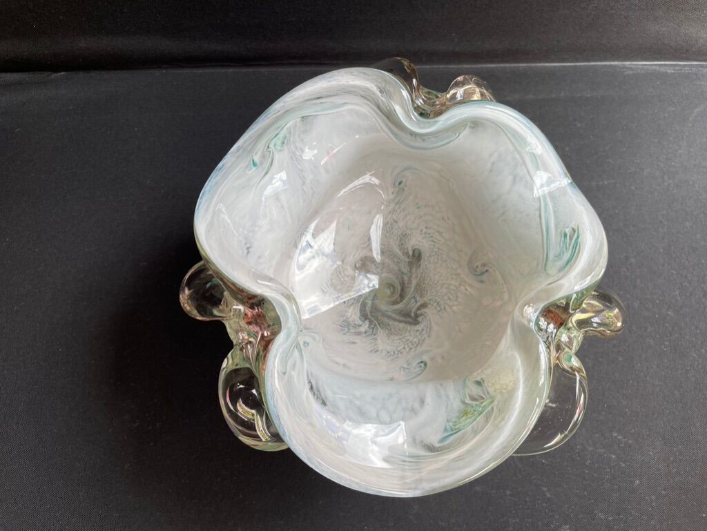 Multilayer glass bag cup with metal oxide inclusions - XXth