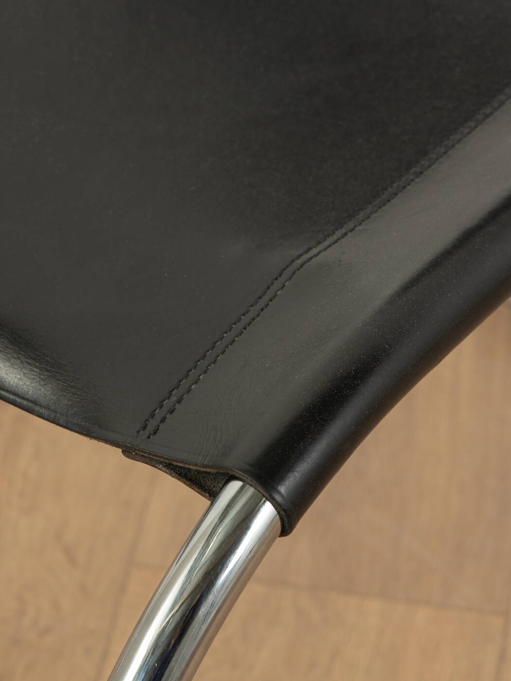 MR 10 Cantilever Chair