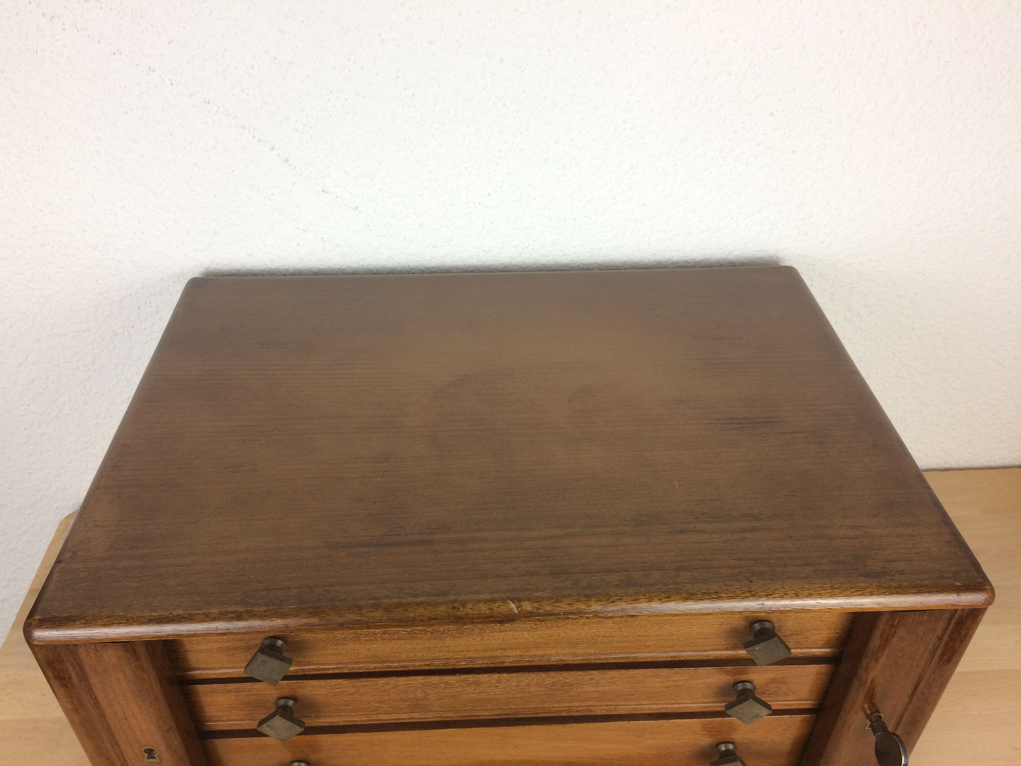 Safe cabinet 3 drawers for silver housewife