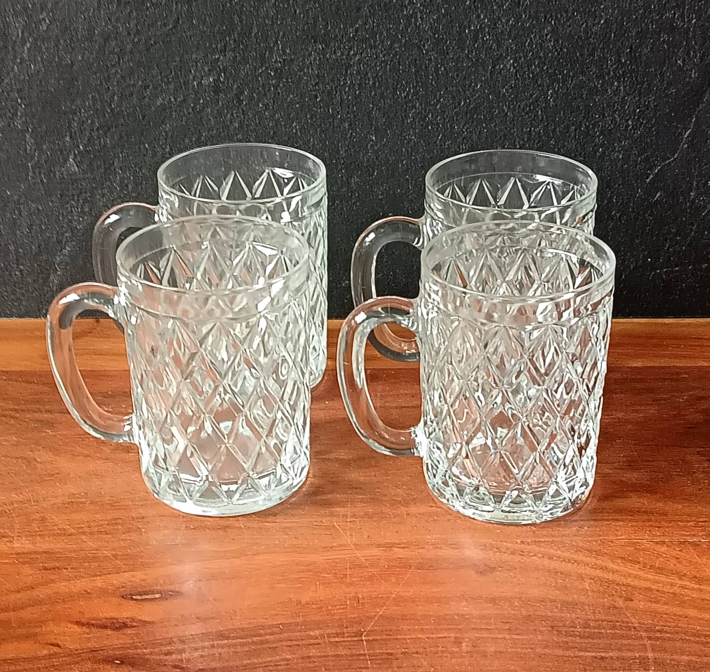 33 cl vintage beer glasses with a nice design in thick glass, old pint.