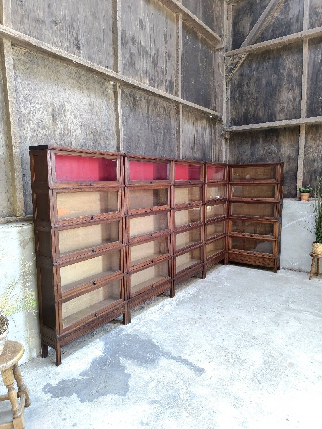 Oak display cabinet MD 1900