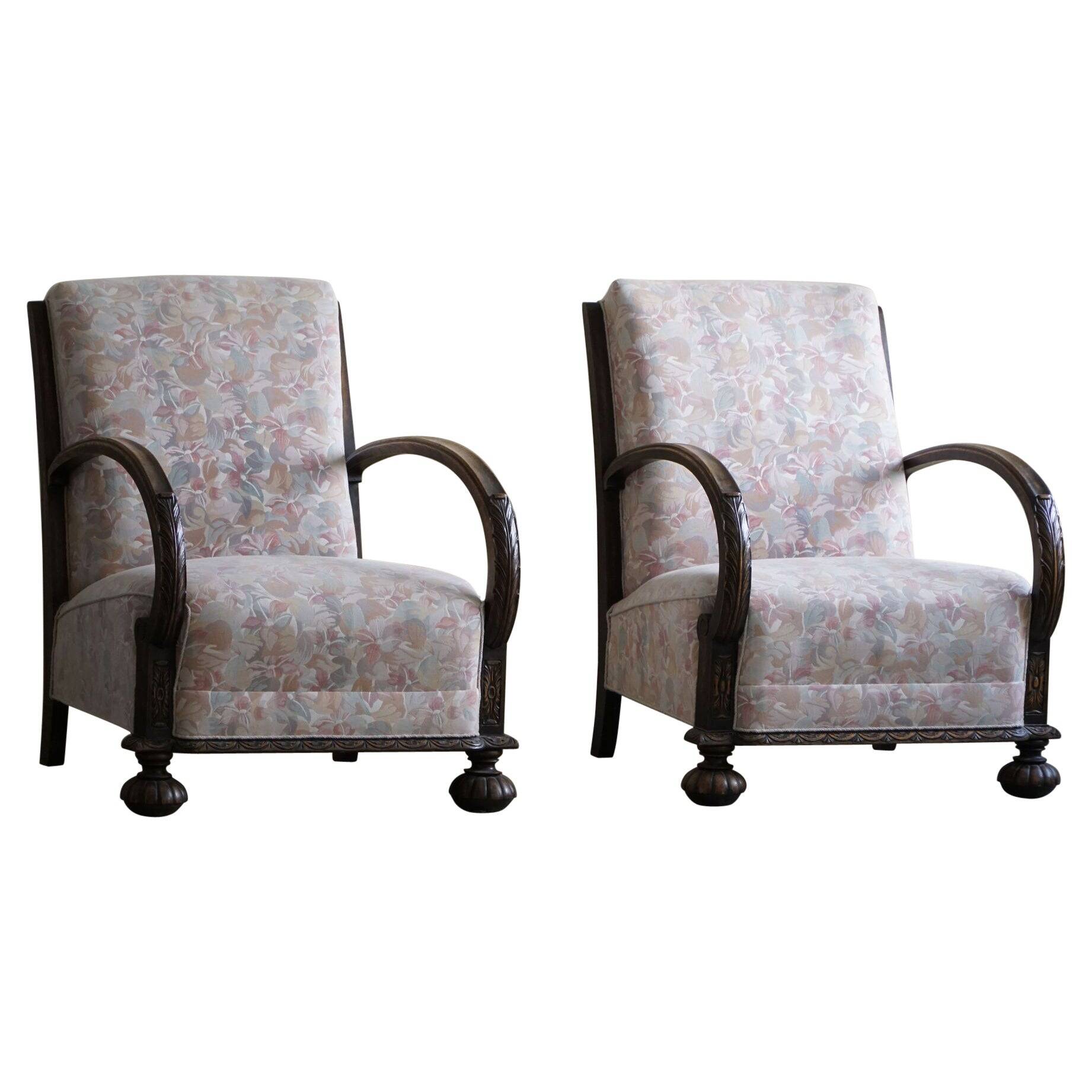 Pair of Danish Art Deco deck chairs, oak and vibrant floral fabric, 1940s