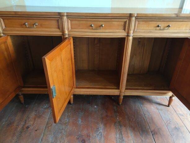 Low buffet in cherry wood