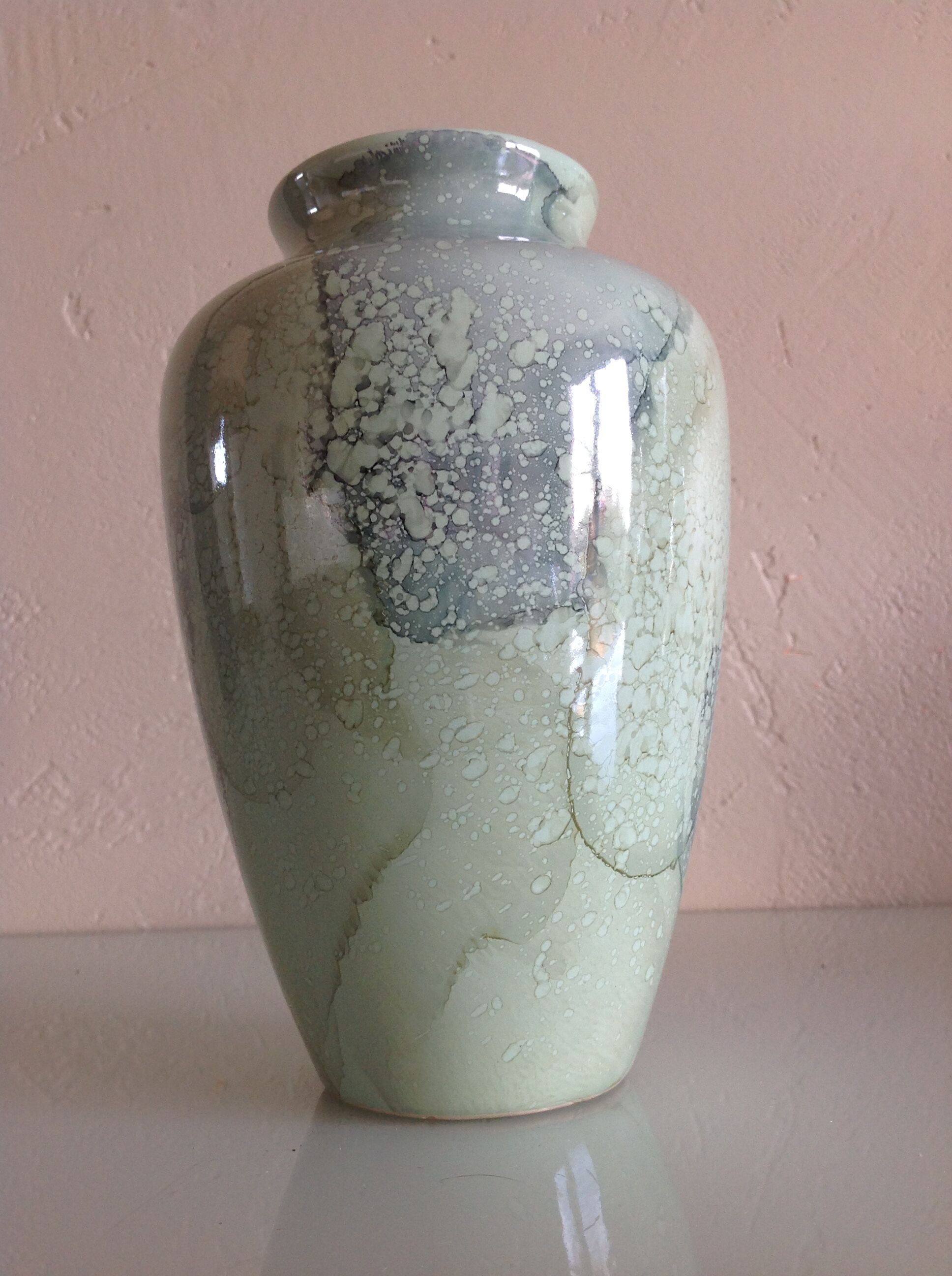 Pearly green ovoide vase by Scheurich Keramik / vintage 60s-70s
