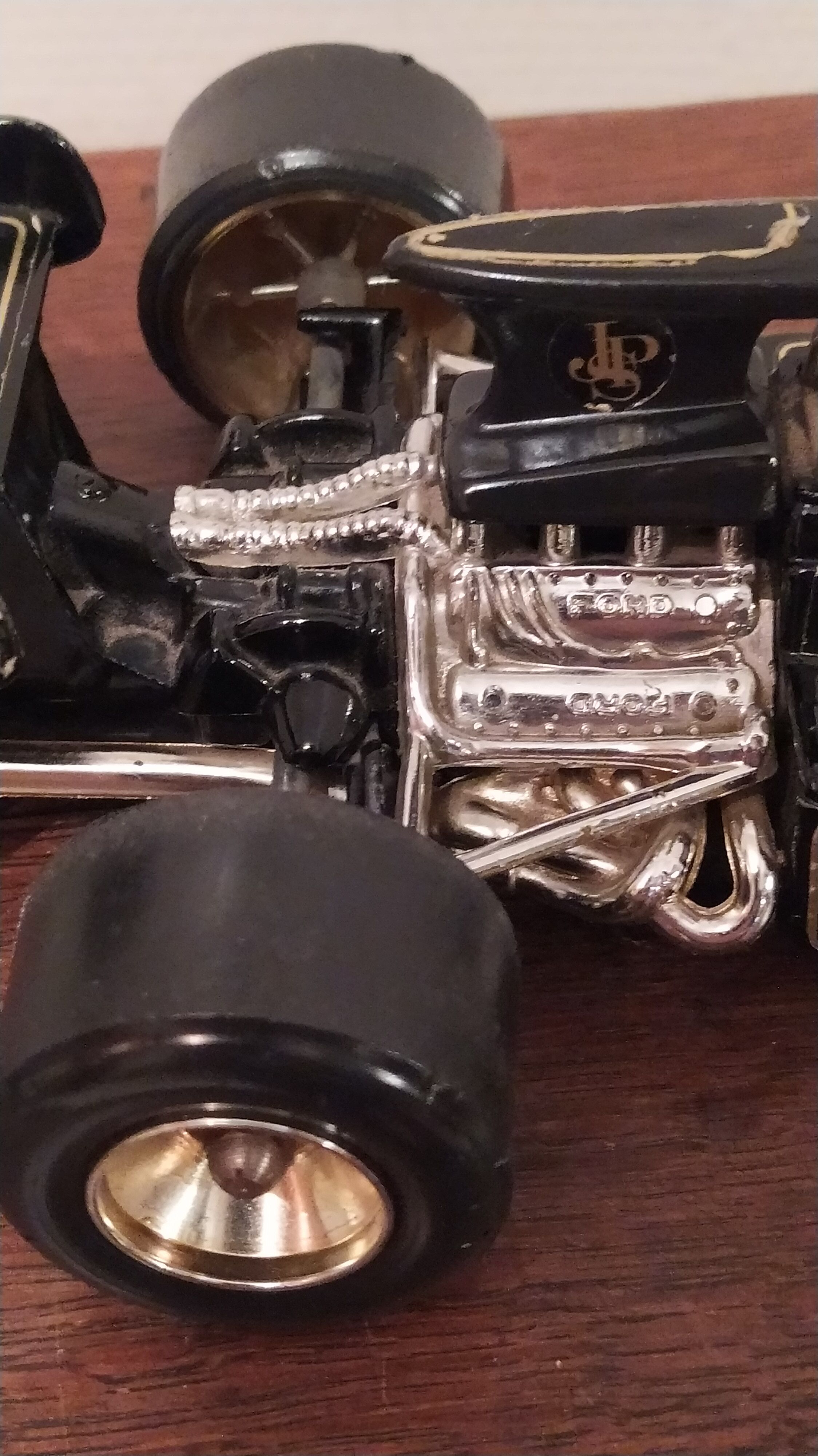 Reduced model corgi john player special f1 1/16