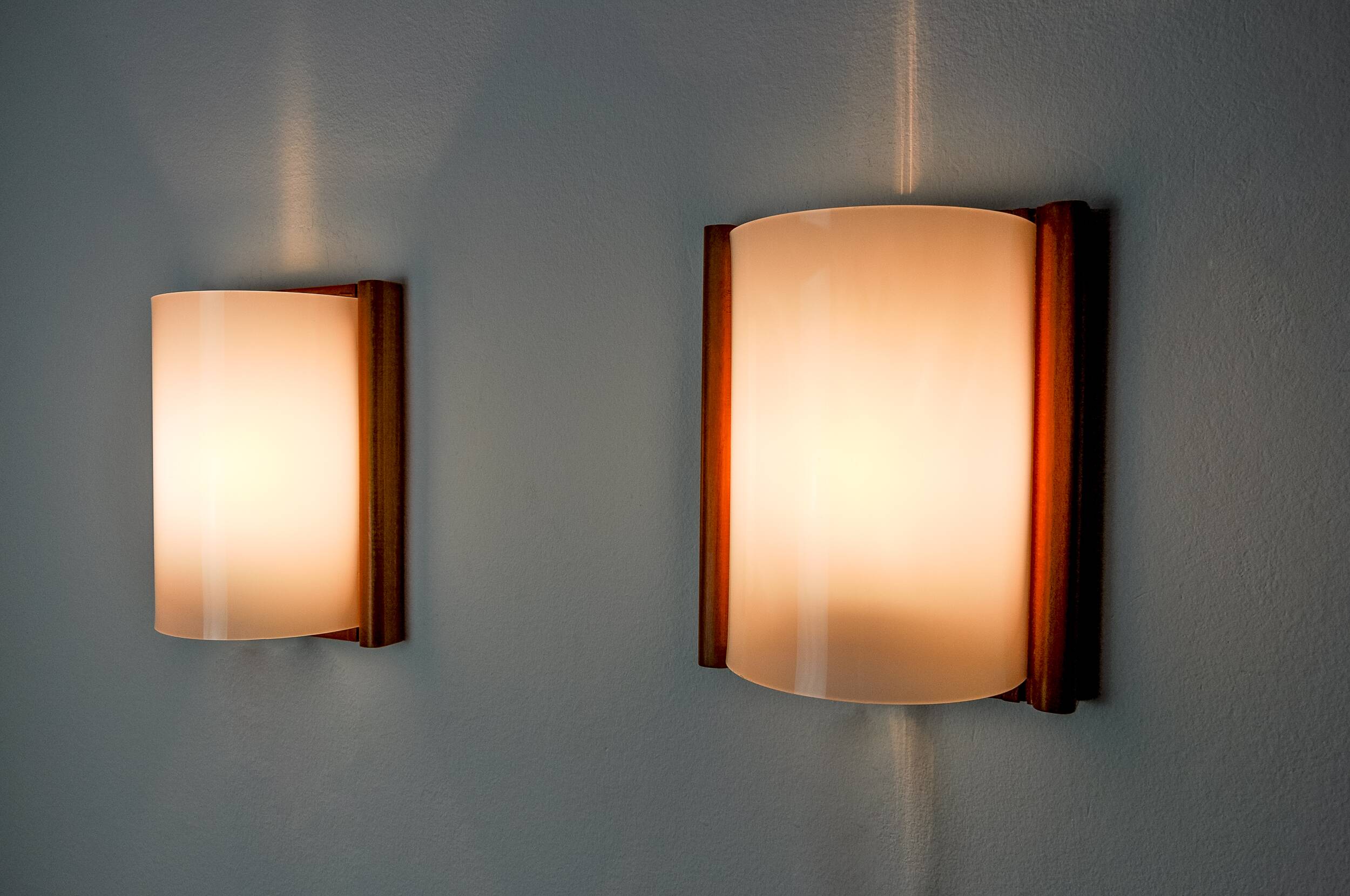 Pair of pine and methacrylate wall lights, spain 1980