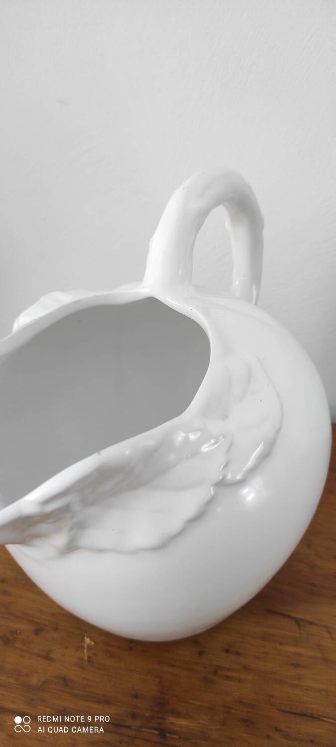 Barbotine-style Apple Carafe