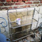 Folding dessert on wheels