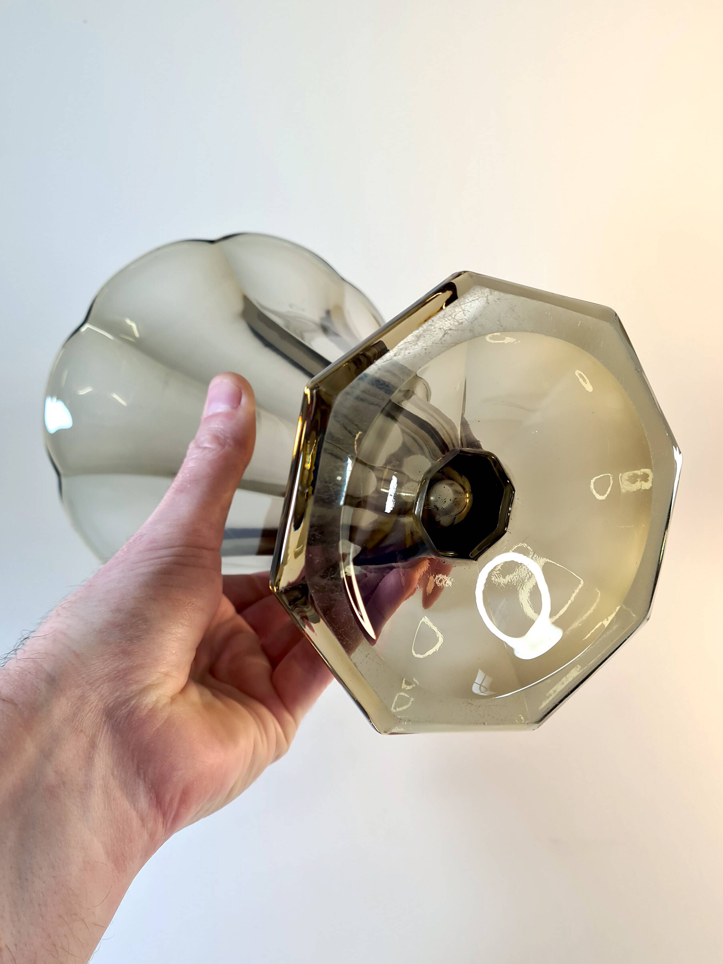 Art Deco tulip vase in smoked glass – Czechoslovak elegance 🇨🇿