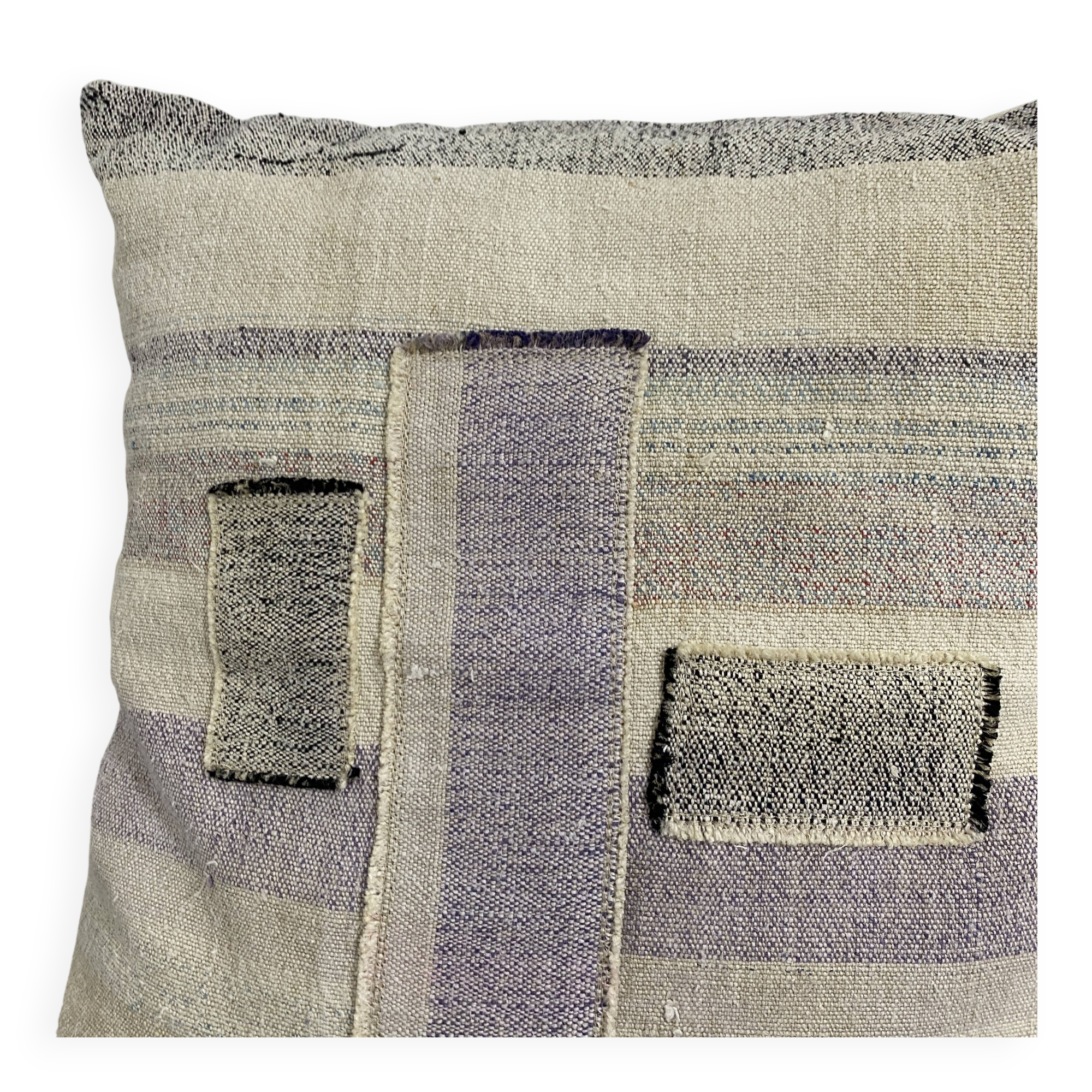 Coussin en toile ancienne style Kilim