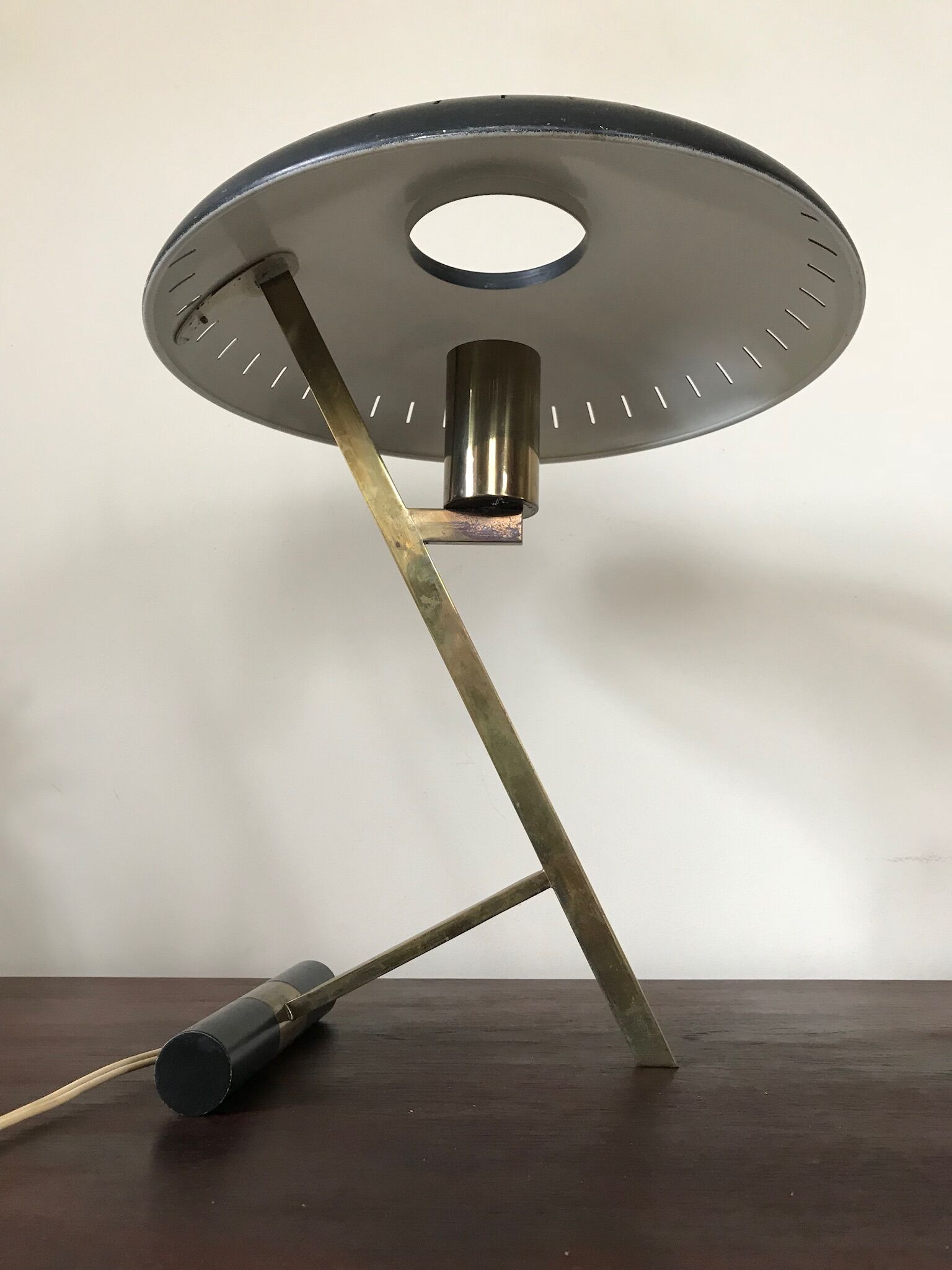 Lampe Z Louis kalff sesign des années 60