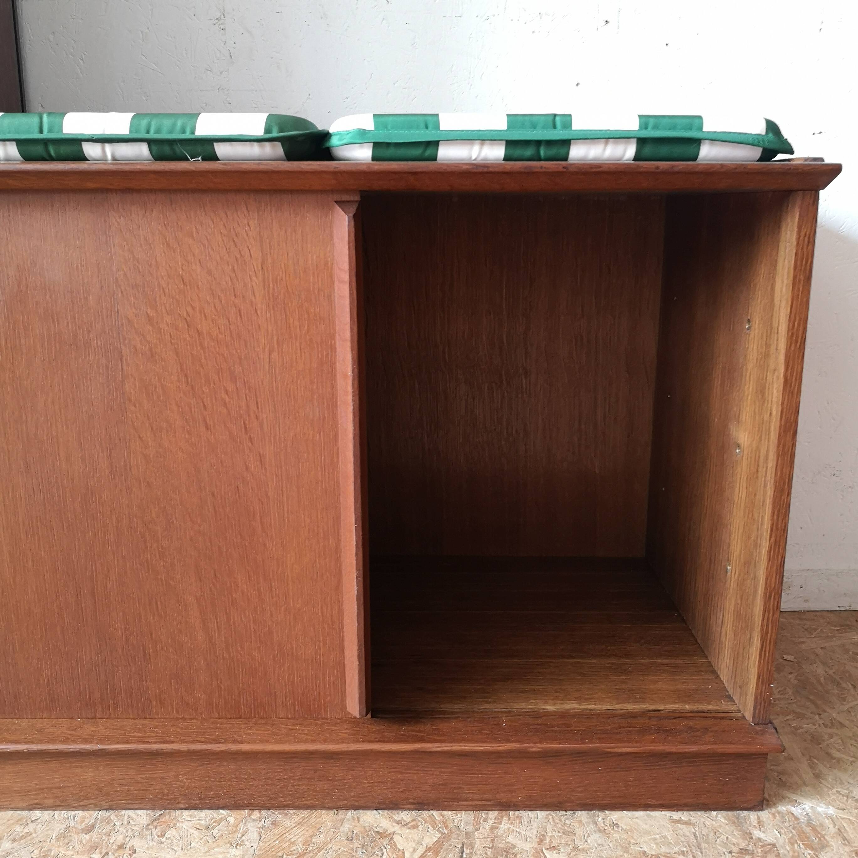 Asymmetrical Oscar furniture from the 60s/70s.