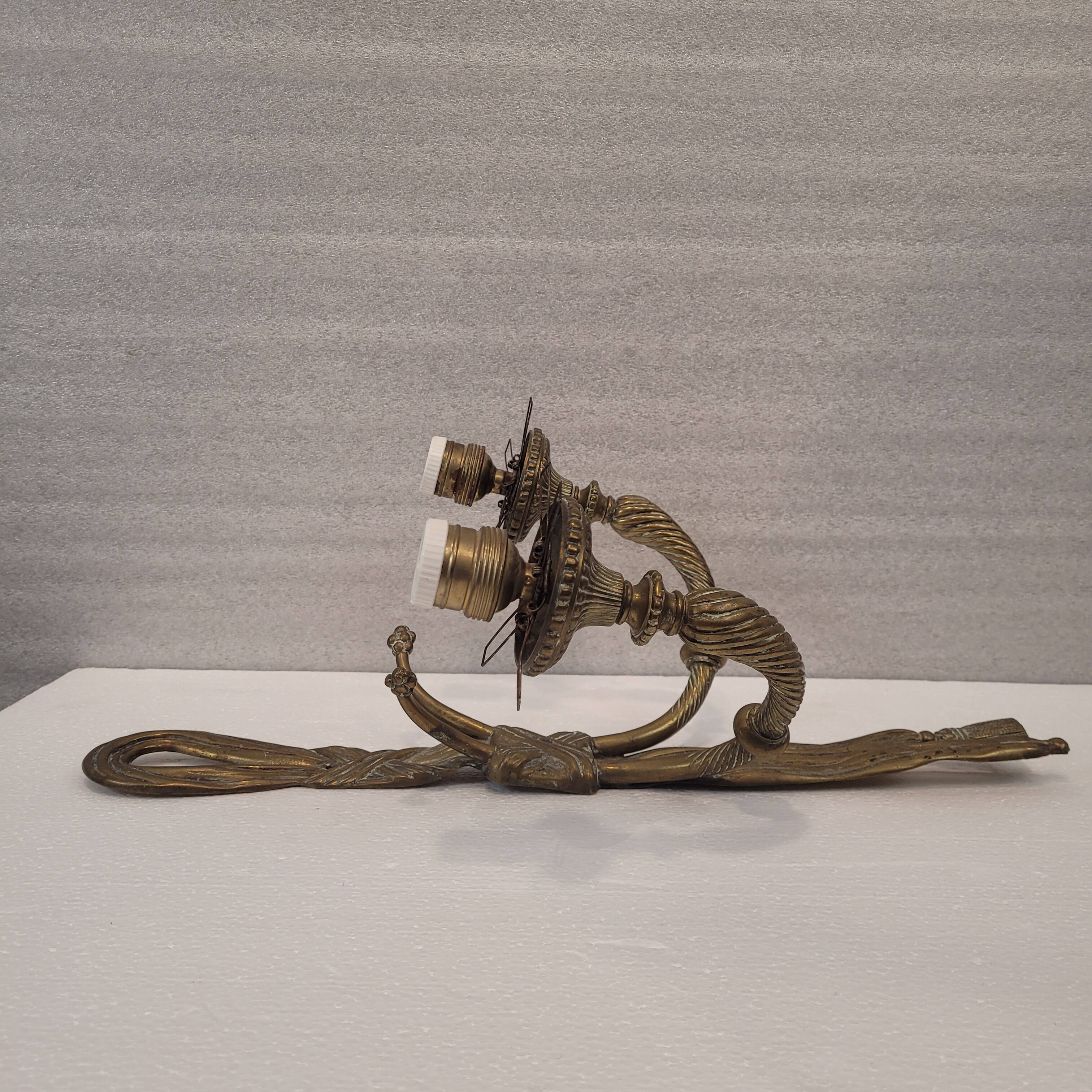 Applique en bronze style Louis XVI, France vers 1900