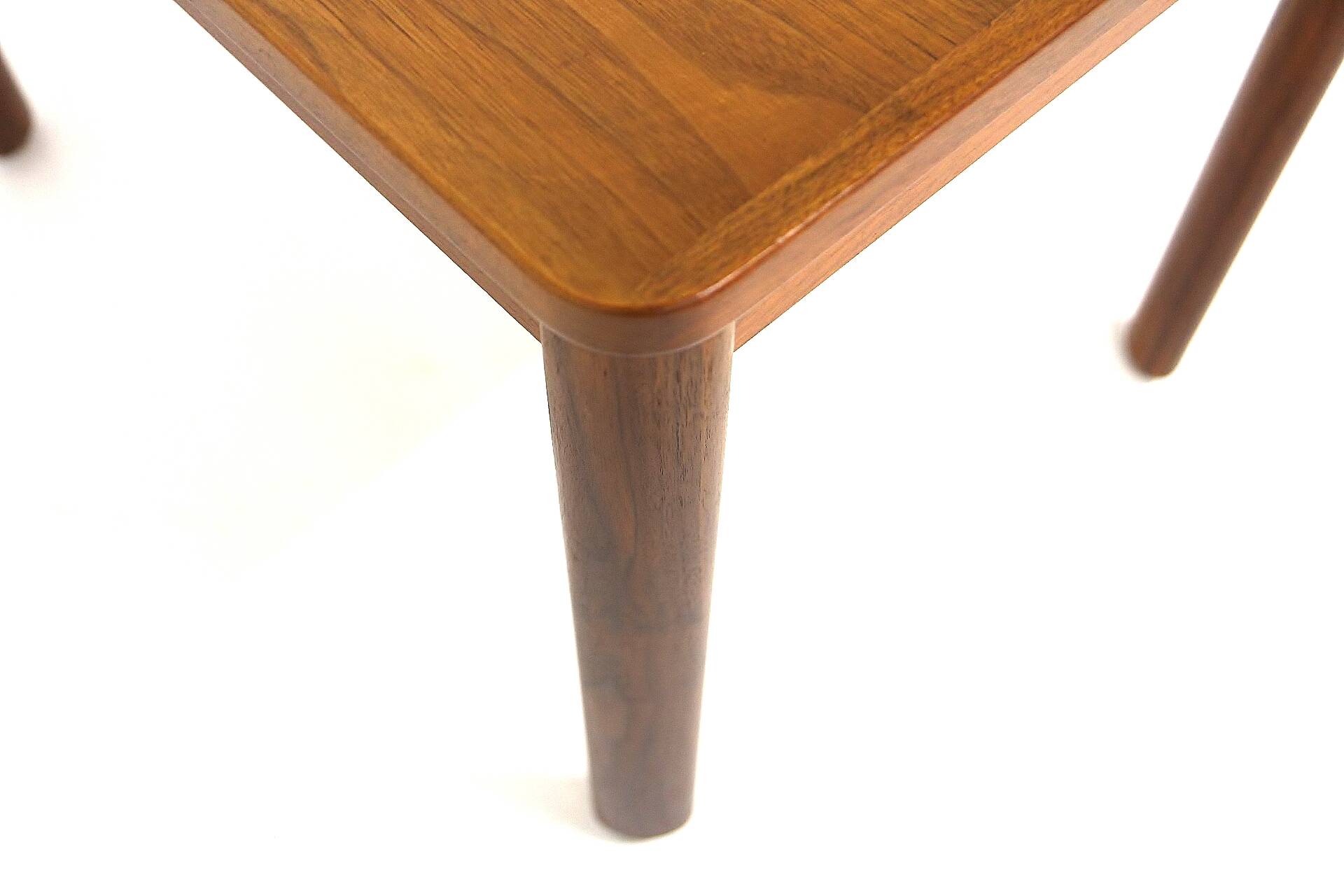 Table d'appoint scandinave en noyer, Suède, 1950