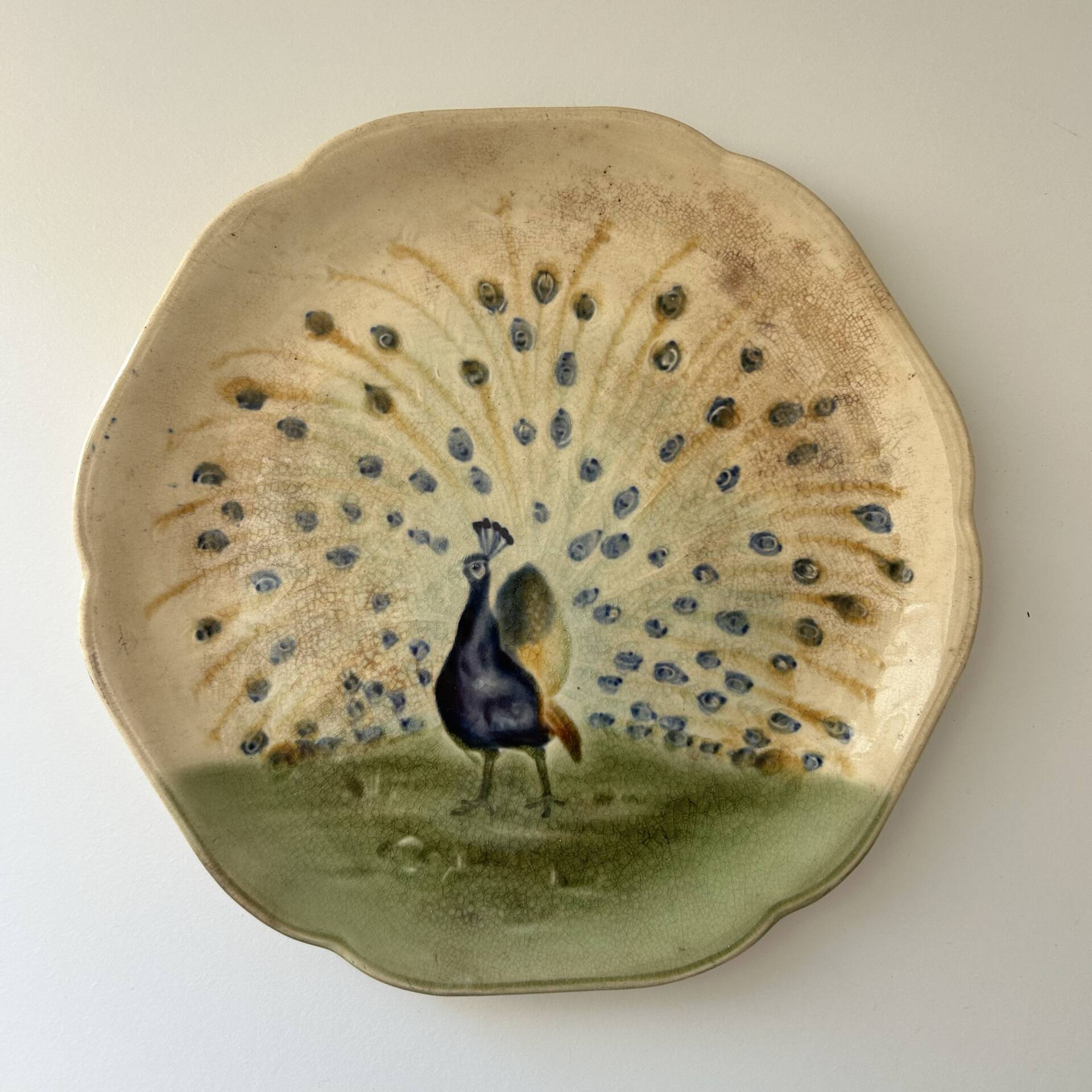 Plat décor paon