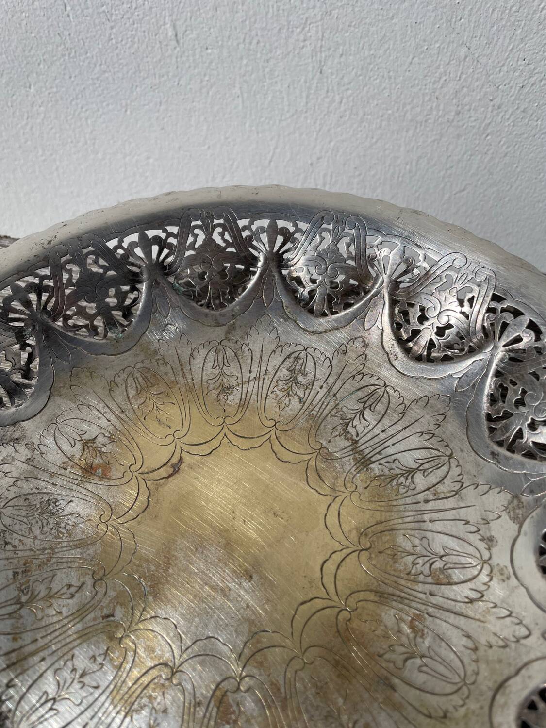 Openwork silver-plated metal fruit bowl or basket