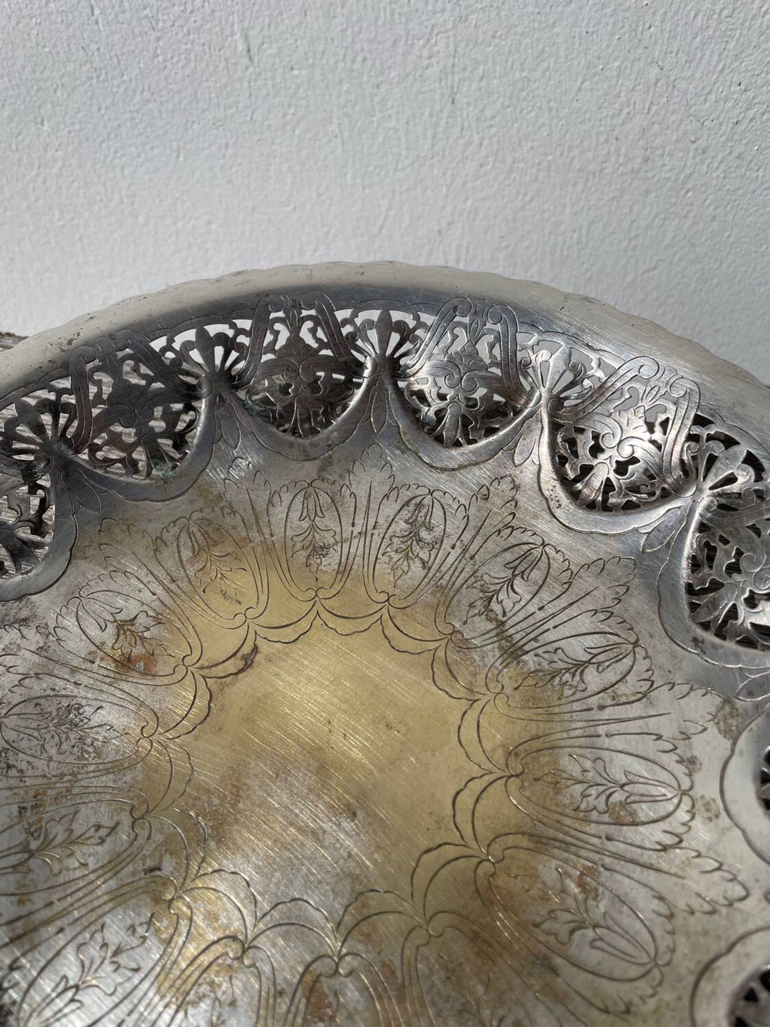 Openwork silver-plated metal fruit bowl or basket