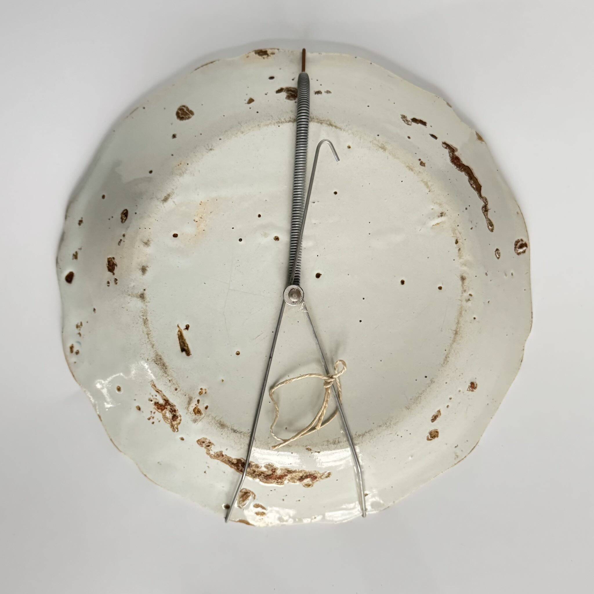 2 Plates in Nevers Earthenware (known as La Rochelle) | Bird | 18th century