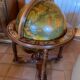 Globe bar vintage en bois – mini bar mappemonde