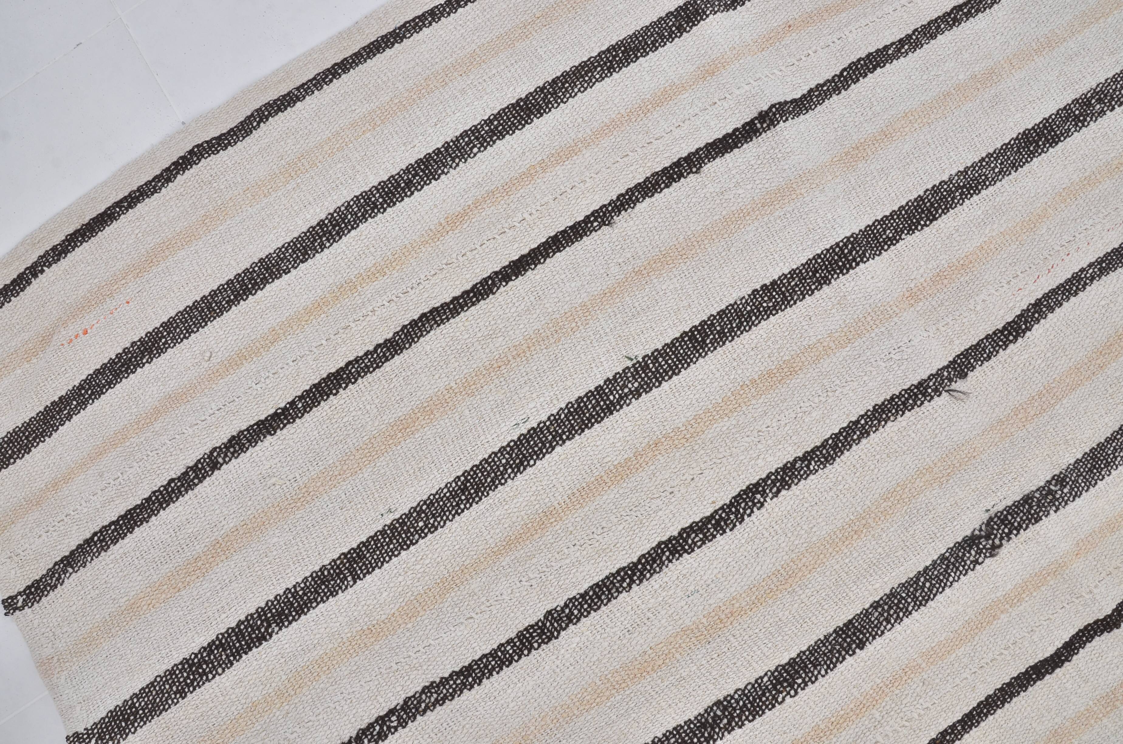 Vintage Anatolian hemp kilim, reference 3692