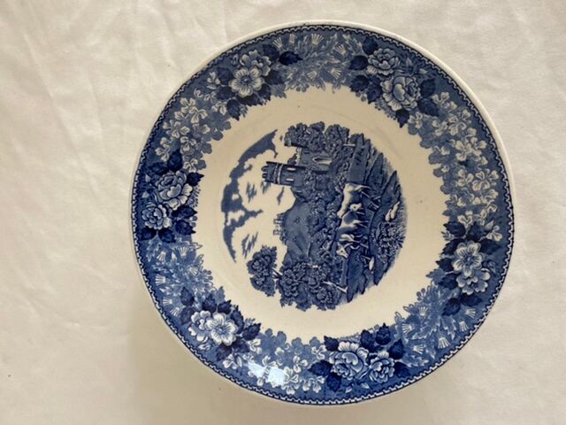 Tasse et soucoupe en porcelaine anglaise