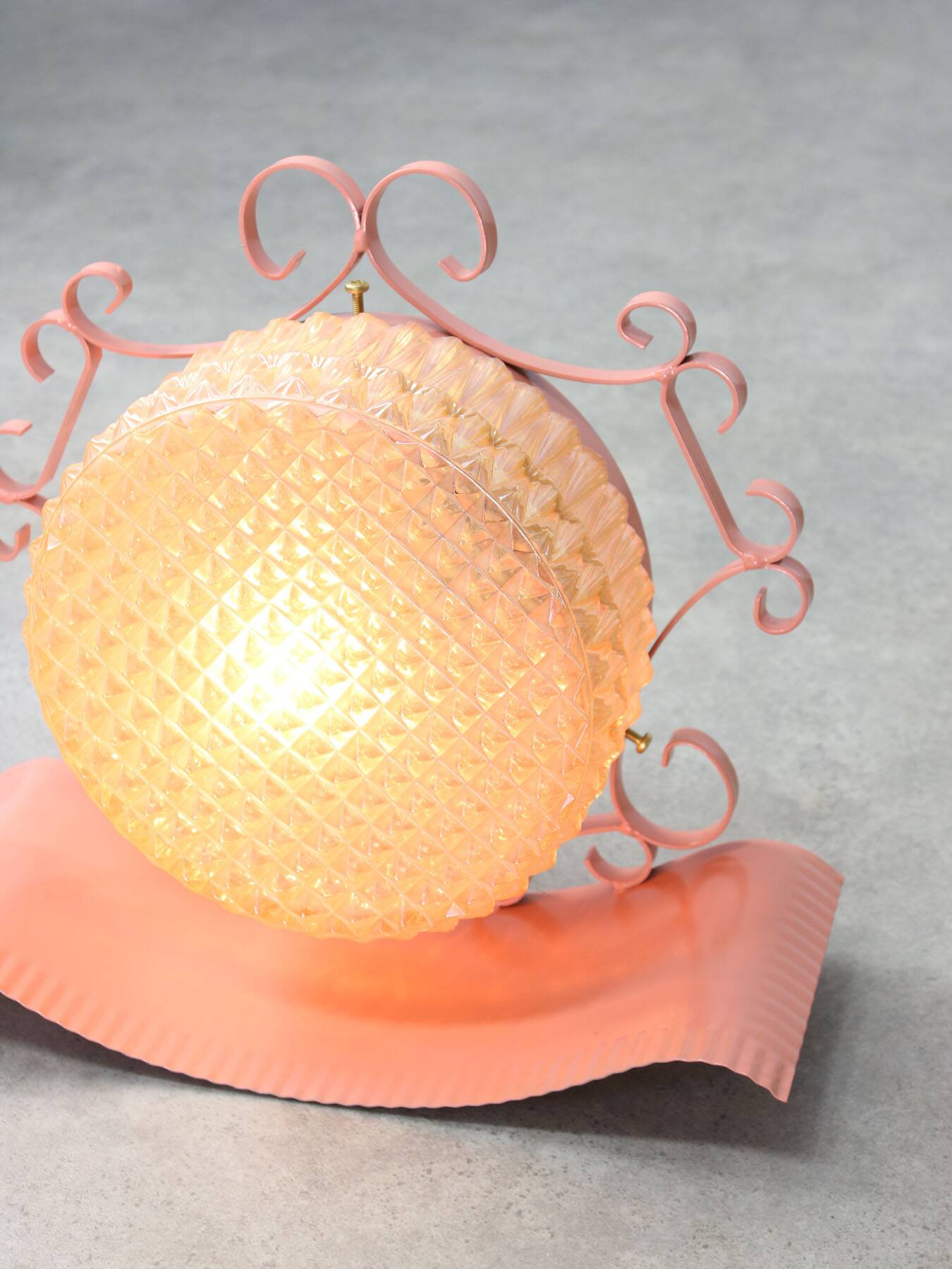 Mid-Century Intricate Italian Pink Wall Lamp, 1960s