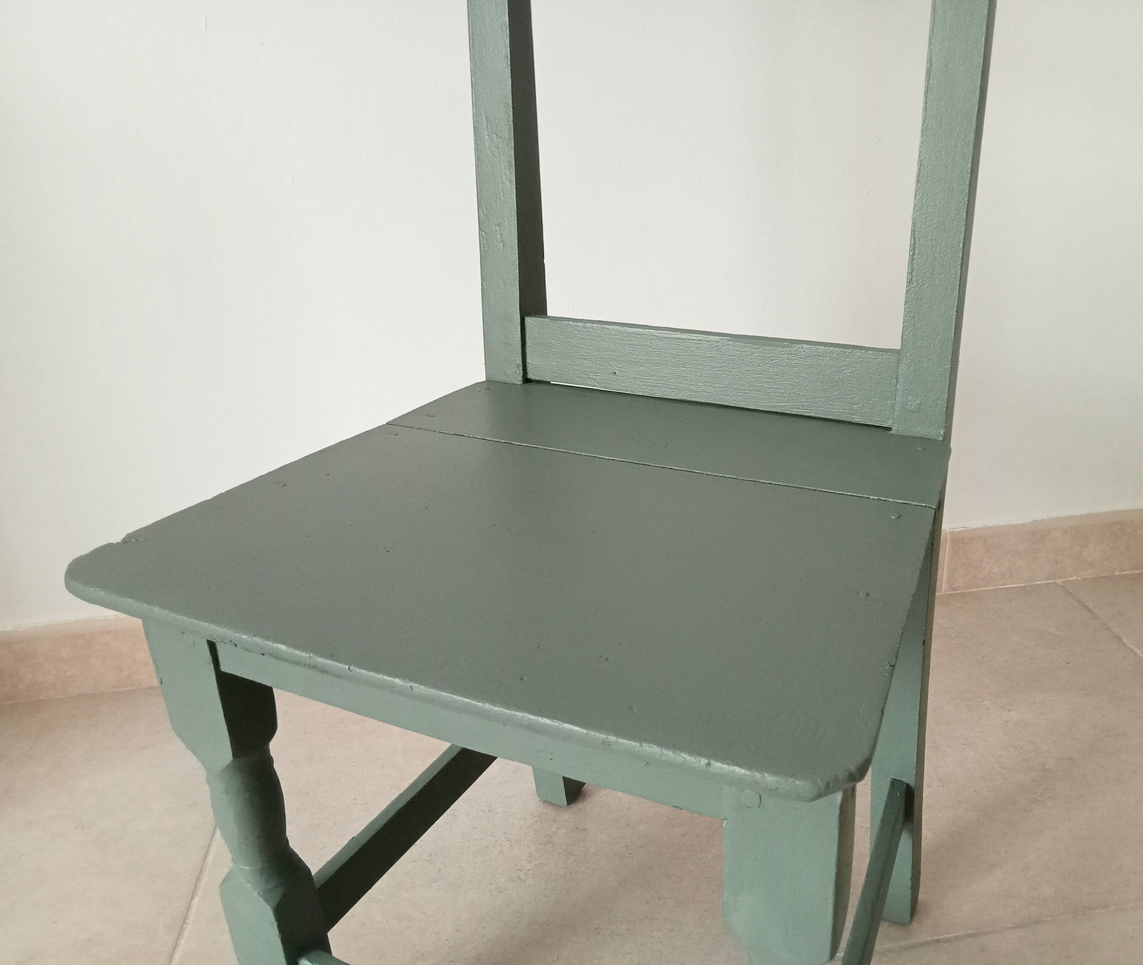 Antique "prie dieu" chair from the 19th century.