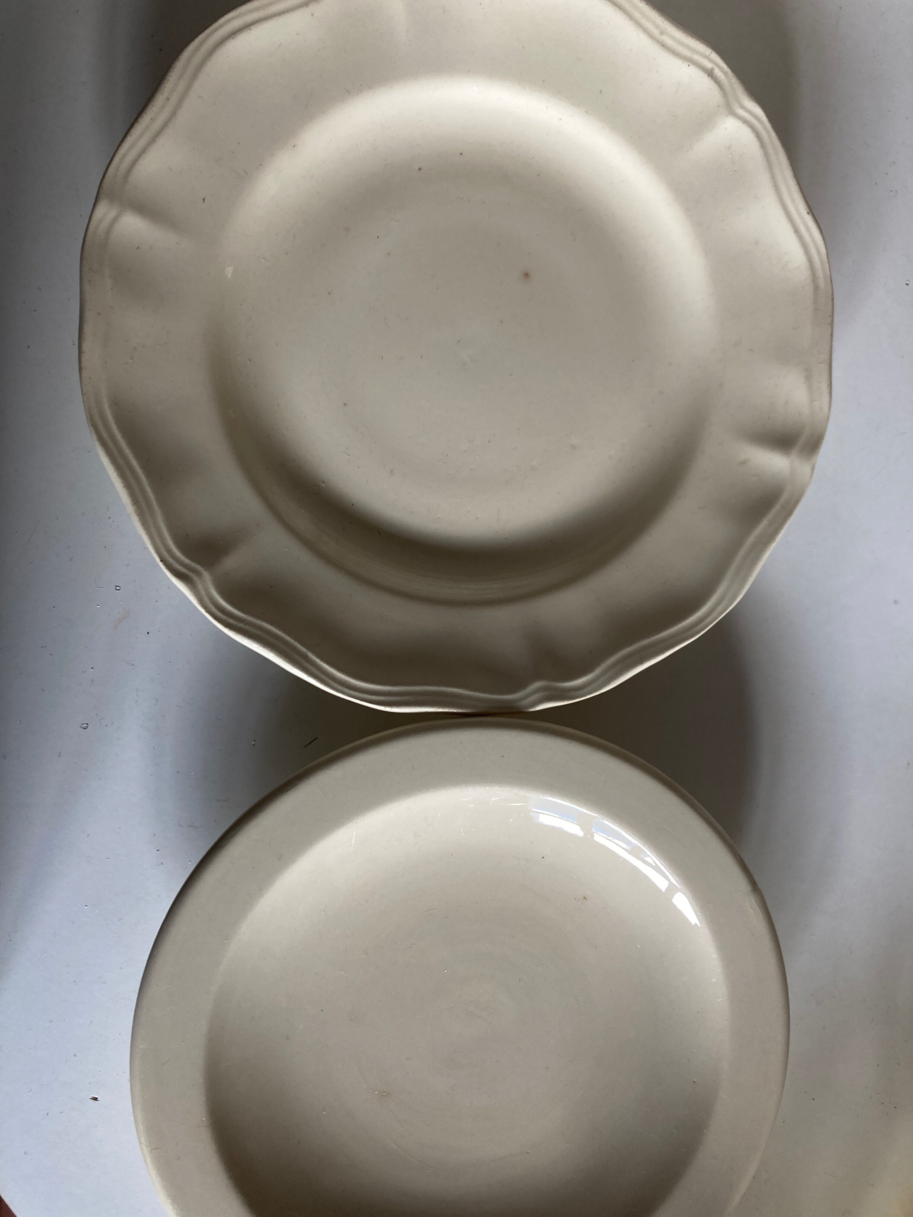 Product BHV Plate mounted cakes in ivory faience 1950 neo classic