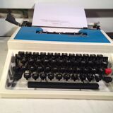 Underwood 315 portable typewriter 70